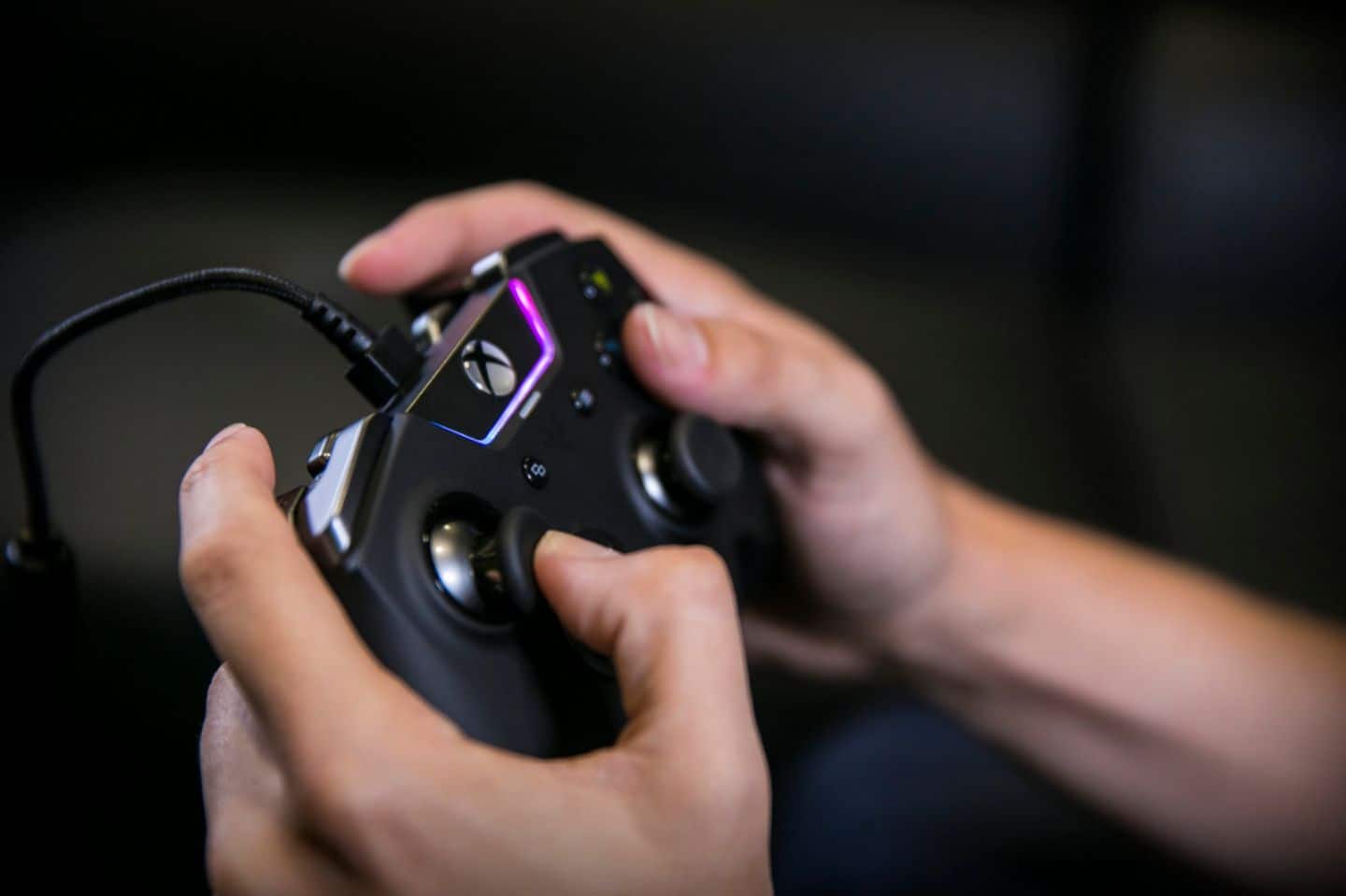 Alt View 18. Razer - Wolverine Ultimate Officially Licensed Xbox One Wired Gaming Controller For PC, Xbox One, Xbox Series X & S - Black.