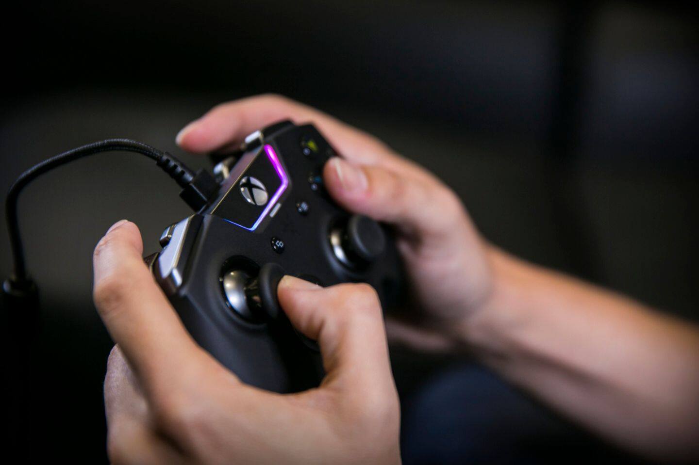 Alt View 18. Razer - Wolverine Ultimate Officially Licensed Xbox One Wired Gaming Controller For PC, Xbox One, Xbox Series X & S - Black.