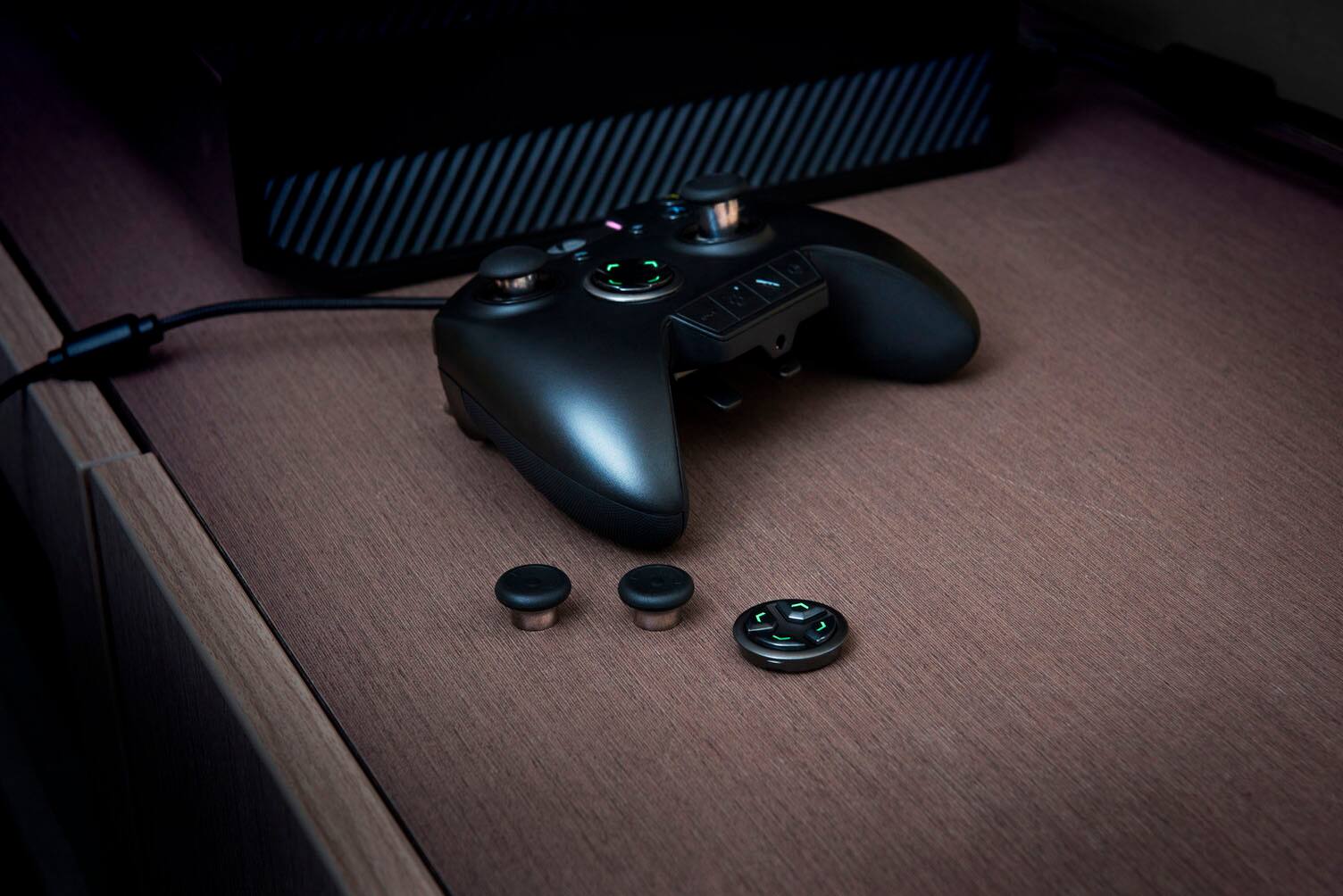 Alt View 20. Razer - Wolverine Ultimate Officially Licensed Xbox One Wired Gaming Controller For PC, Xbox One, Xbox Series X & S - Black.