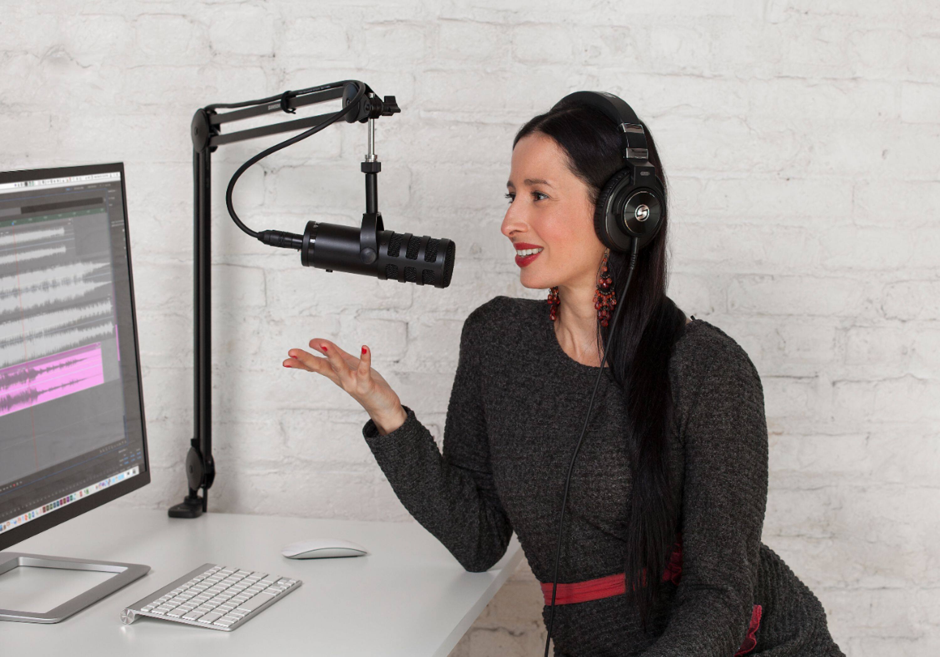 Alt View 18. Samson - Q9U XLR/USB Dynamic Broadcast Microphone - Black.