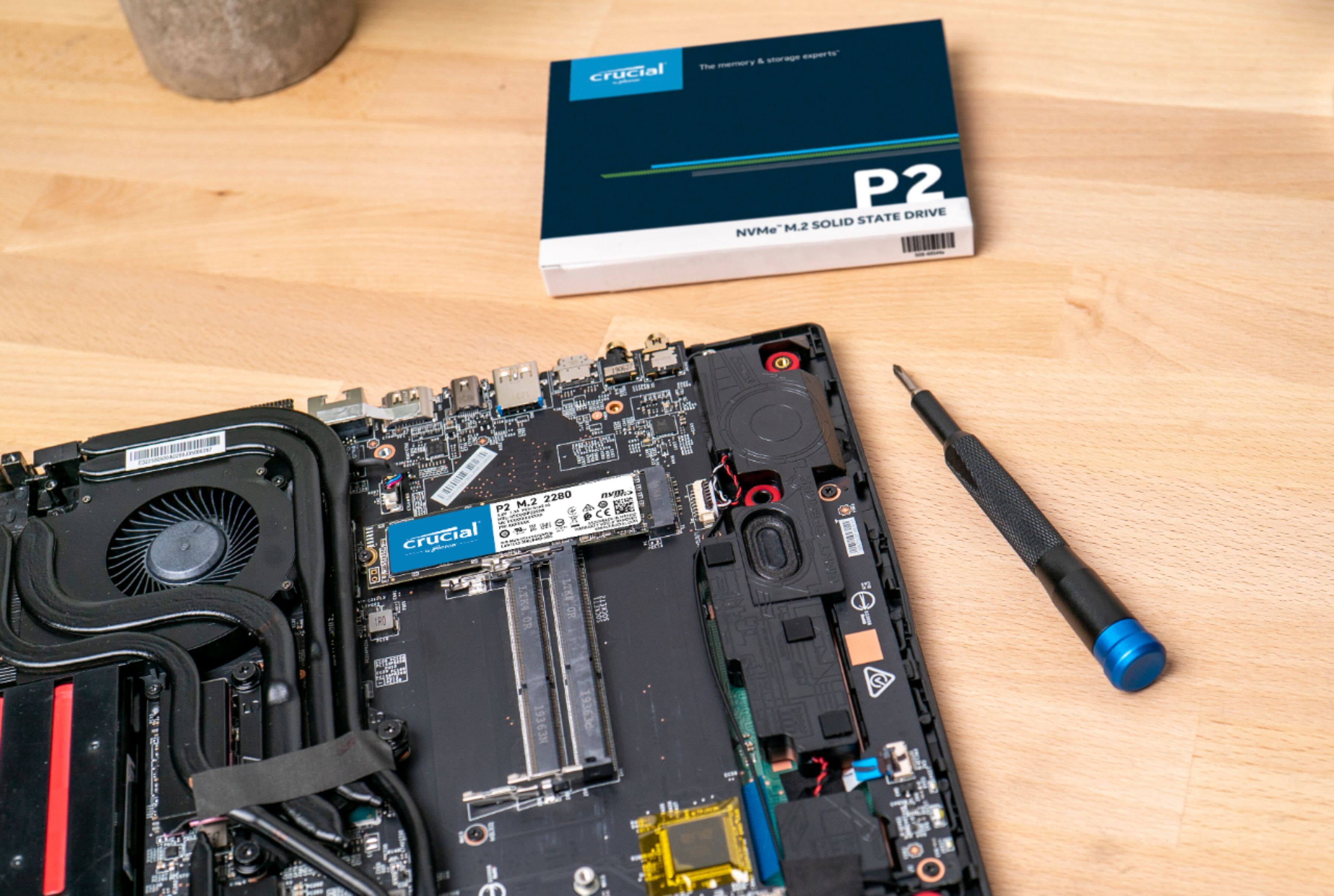 Alt View 13. Crucial - P2 500GB Internal SSD PCIe Gen 3 x4 - Black.