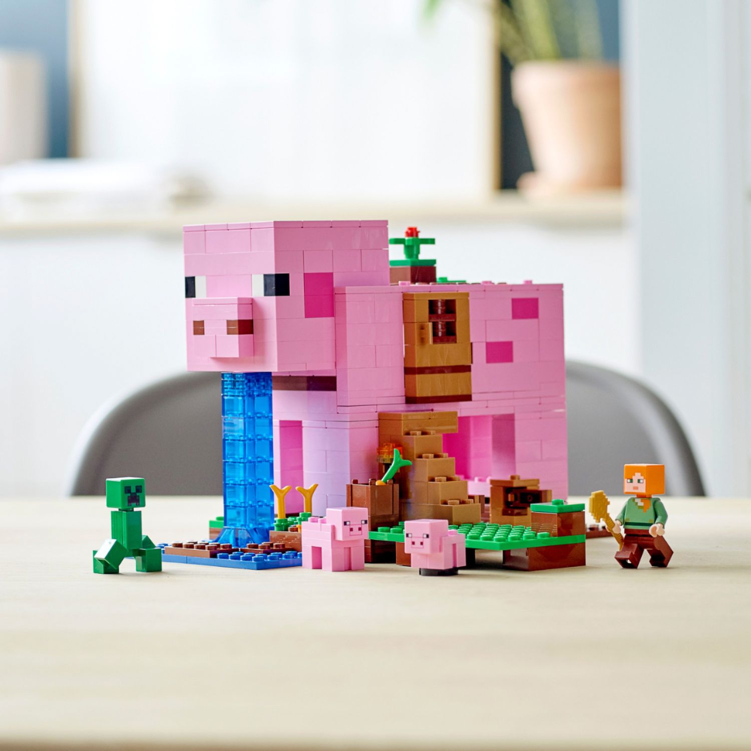 LEGO 21170 Minecraft The Pig House Building Set