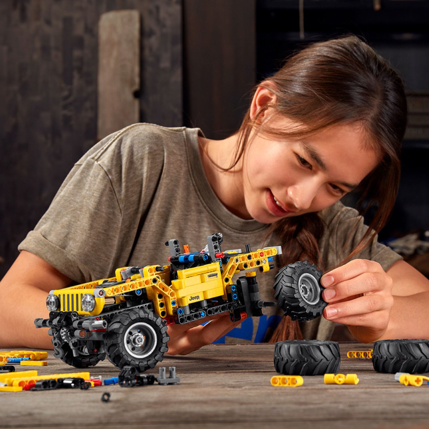 New 2021 665 pcs Details about   LEGO Technic Jeep Wrangler 42122 