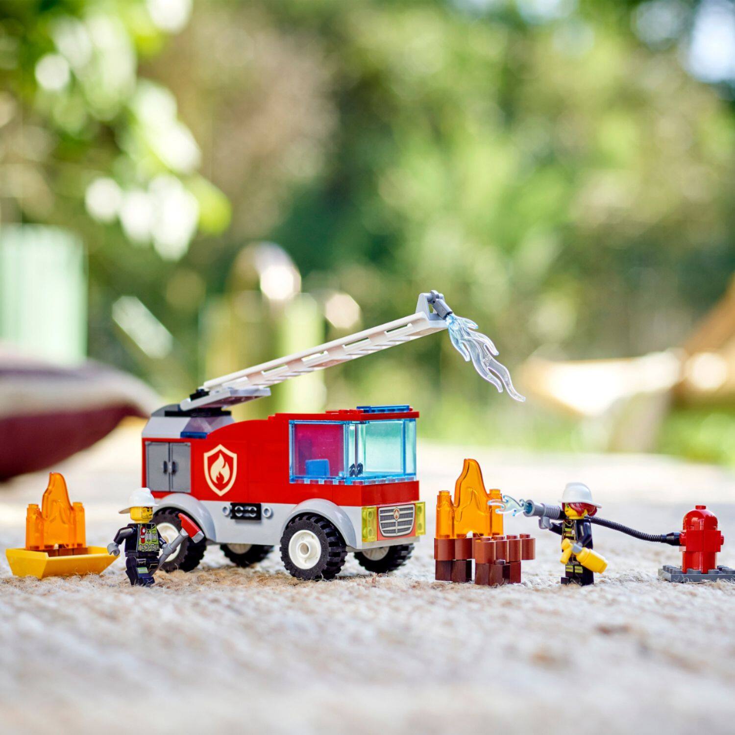 Alt View 15. LEGO - City Fire Ladder Truck 60280.