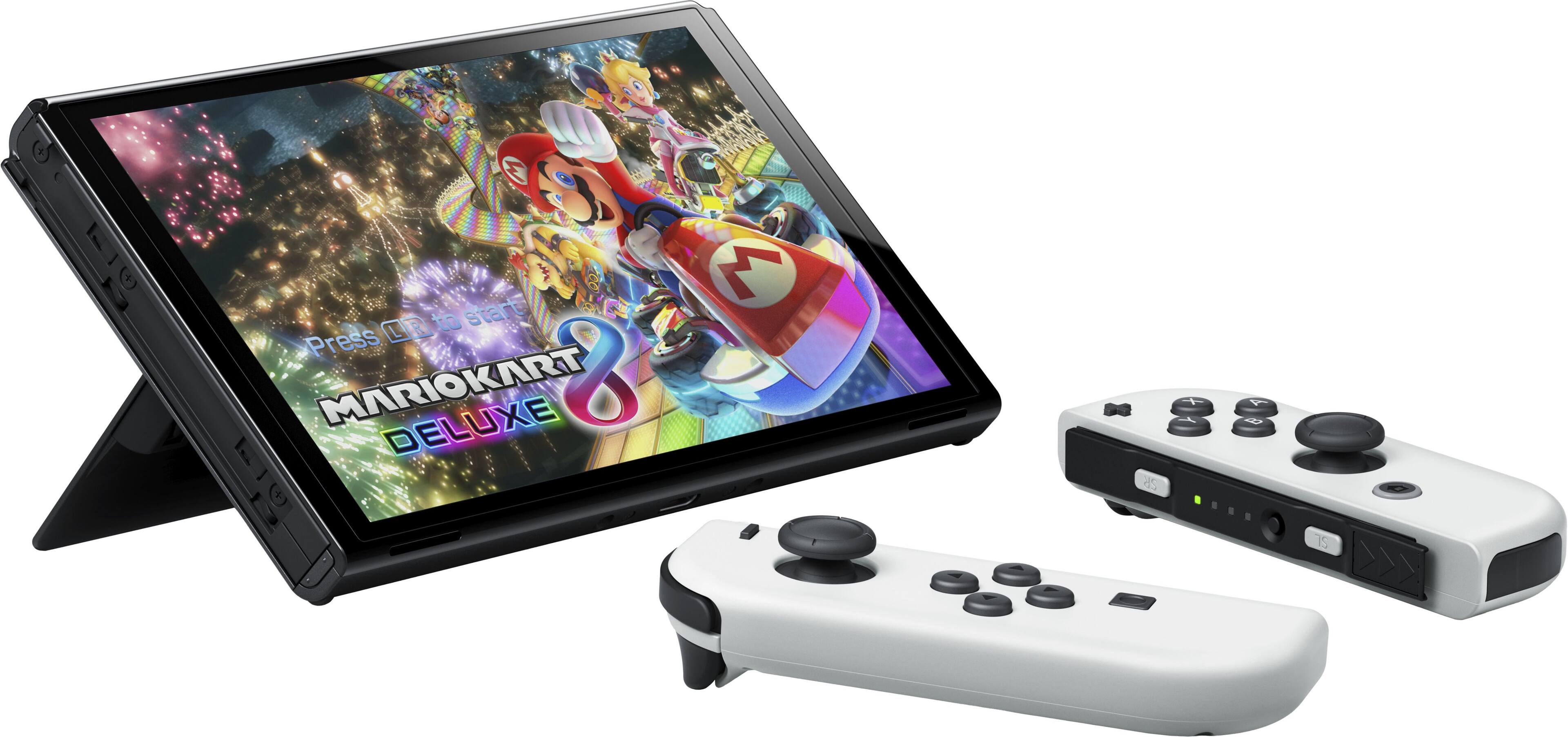 To start, press the Mario Kart Deluxe 8 icon on the screen.