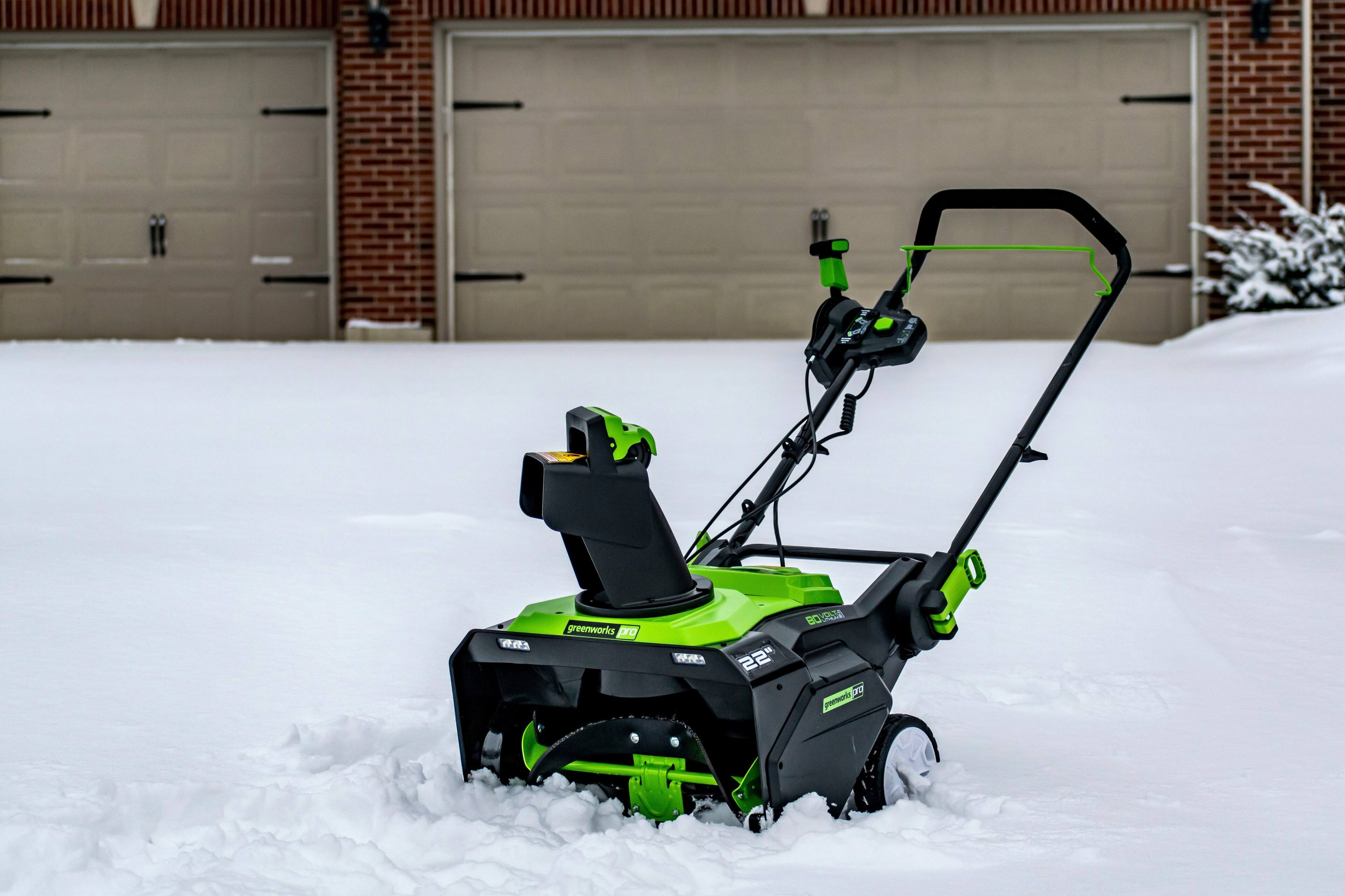 Alt View 26. Greenworks - 80V 22” Cordless Brushless Snow Blower with 4.0 Ah Battery and Rapid Charger - Black/Green.