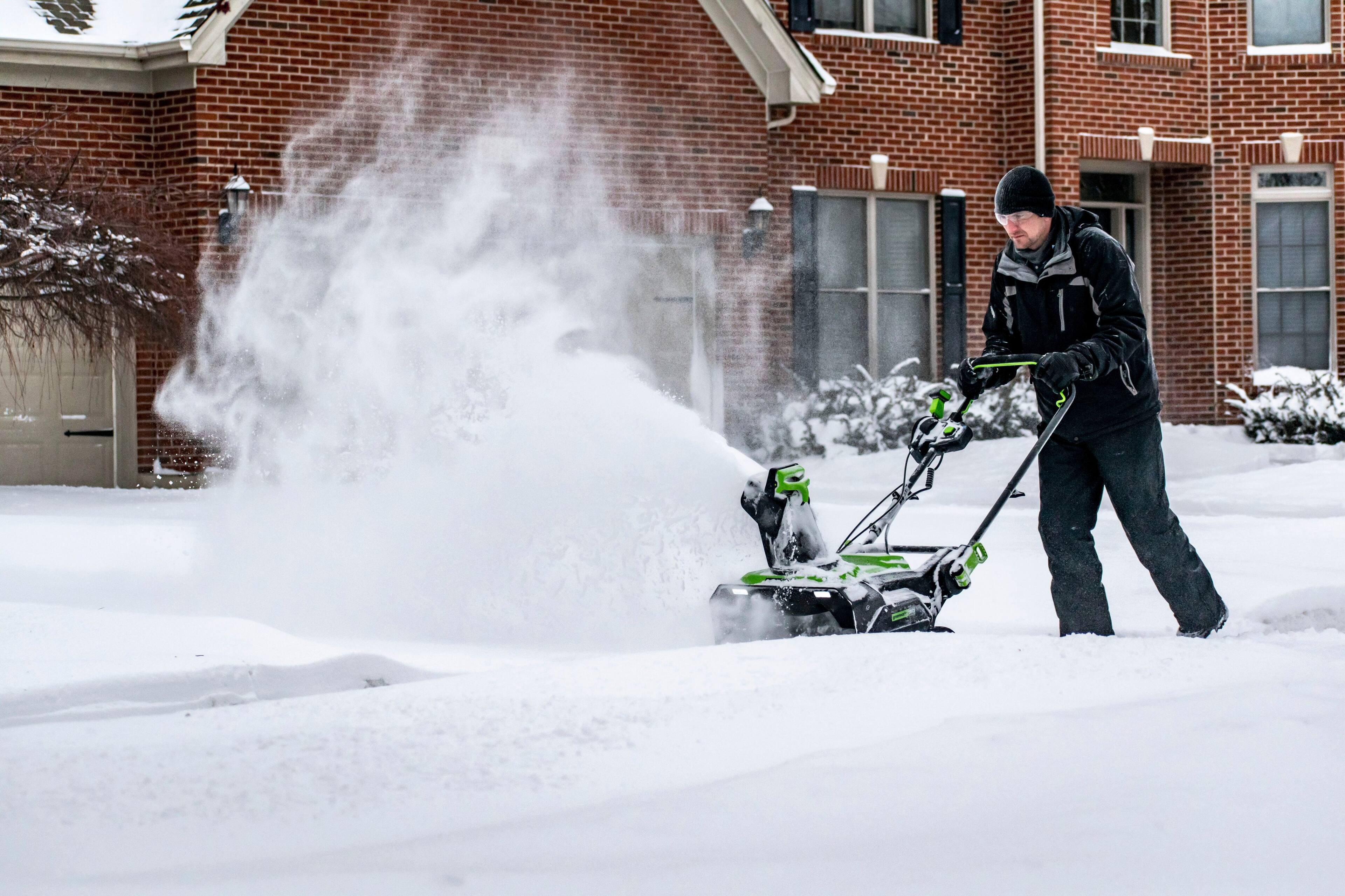 Alt View 27. Greenworks - 80V 22” Cordless Brushless Snow Blower with 4.0 Ah Battery and Rapid Charger - Black/Green.