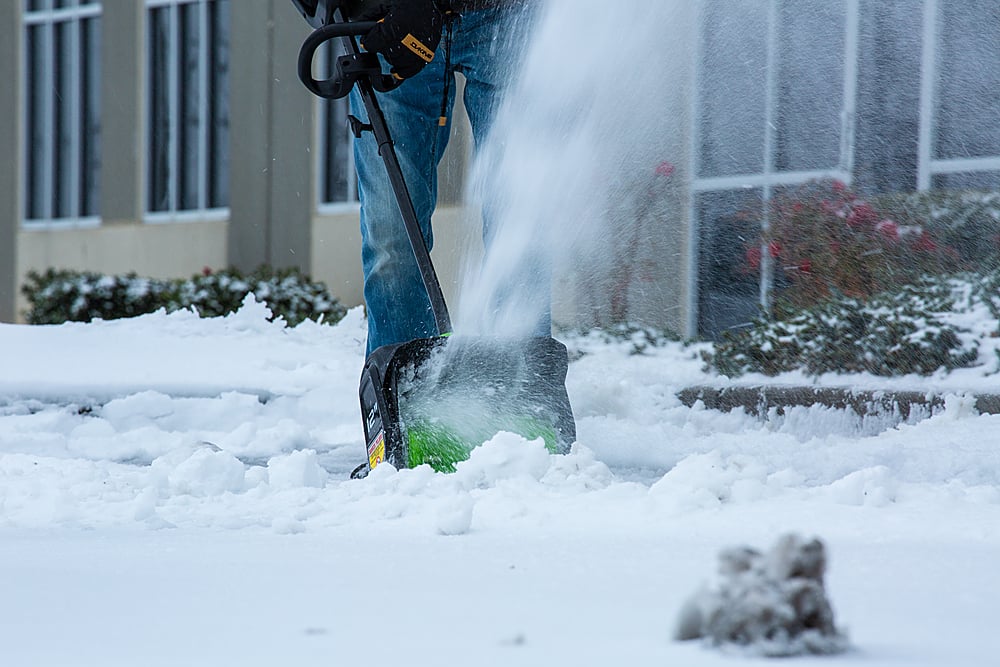 Alt View 15. Greenworks - 80V 12” Cordless Brushless Snow Shovel with 2.0 Ah Battery and Rapid Charger - Black/Green.