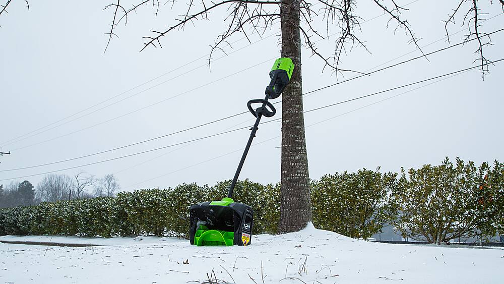 Alt View 20. Greenworks - 80V 20” Snow Blower, and 12" Snow Shovel - 2-Piece Winter Combo Kit with (2) 4.0 Ah Batteries & Rapid Charger - Green.