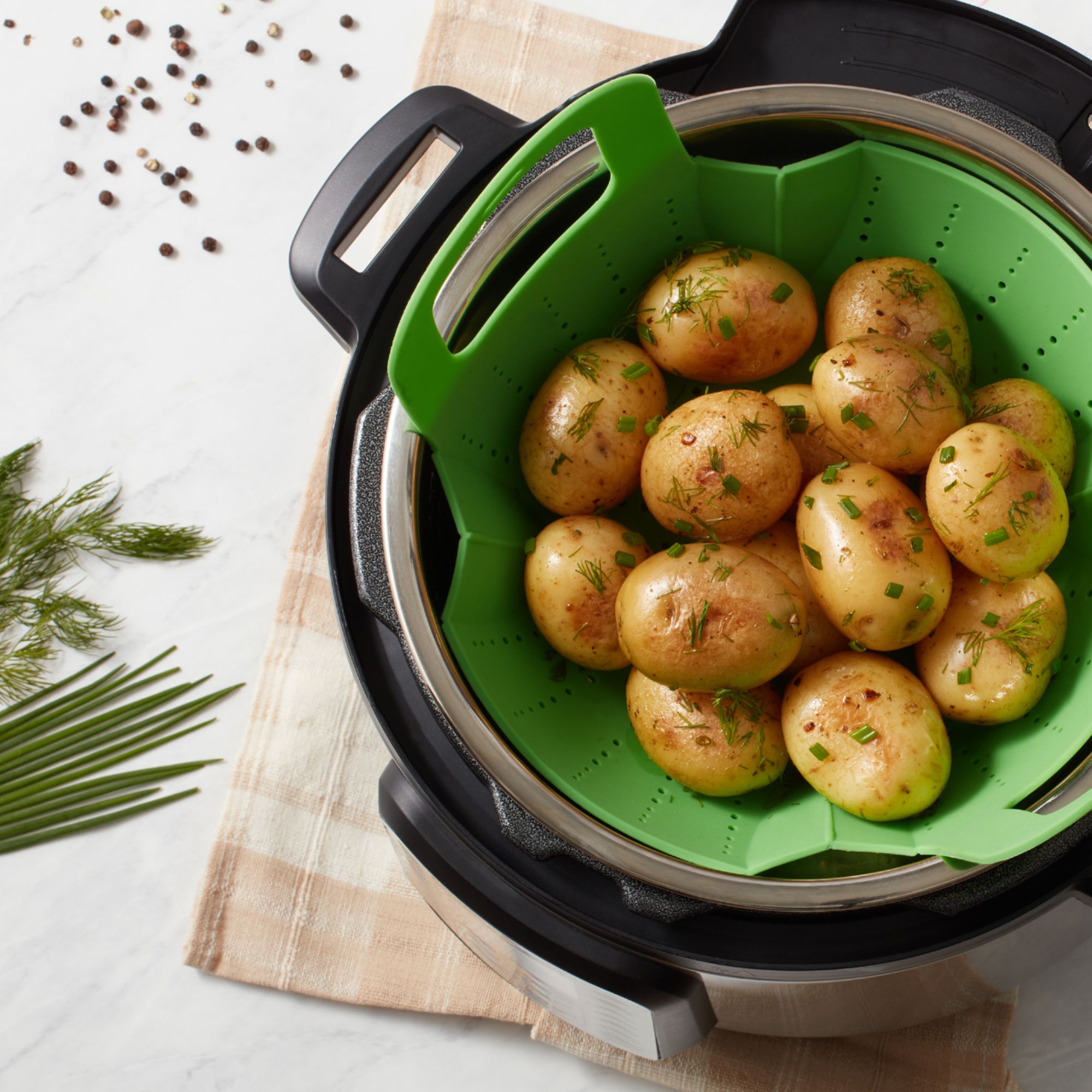 Fresh 4 U Silicone Vegetable Steamer, Steam in Pan or Pot, Dishwasher Safe  