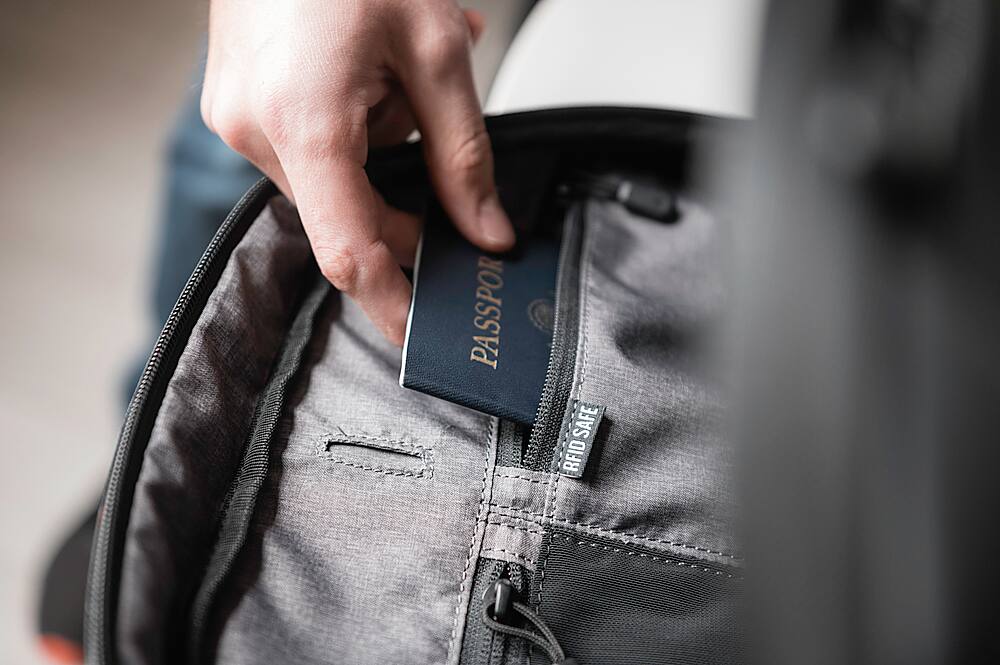 The text on the image reads "PASSPORT SAFE RFID."