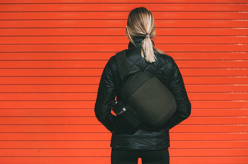 Alt View 25. Nomatic - SLING (6L) - Black.