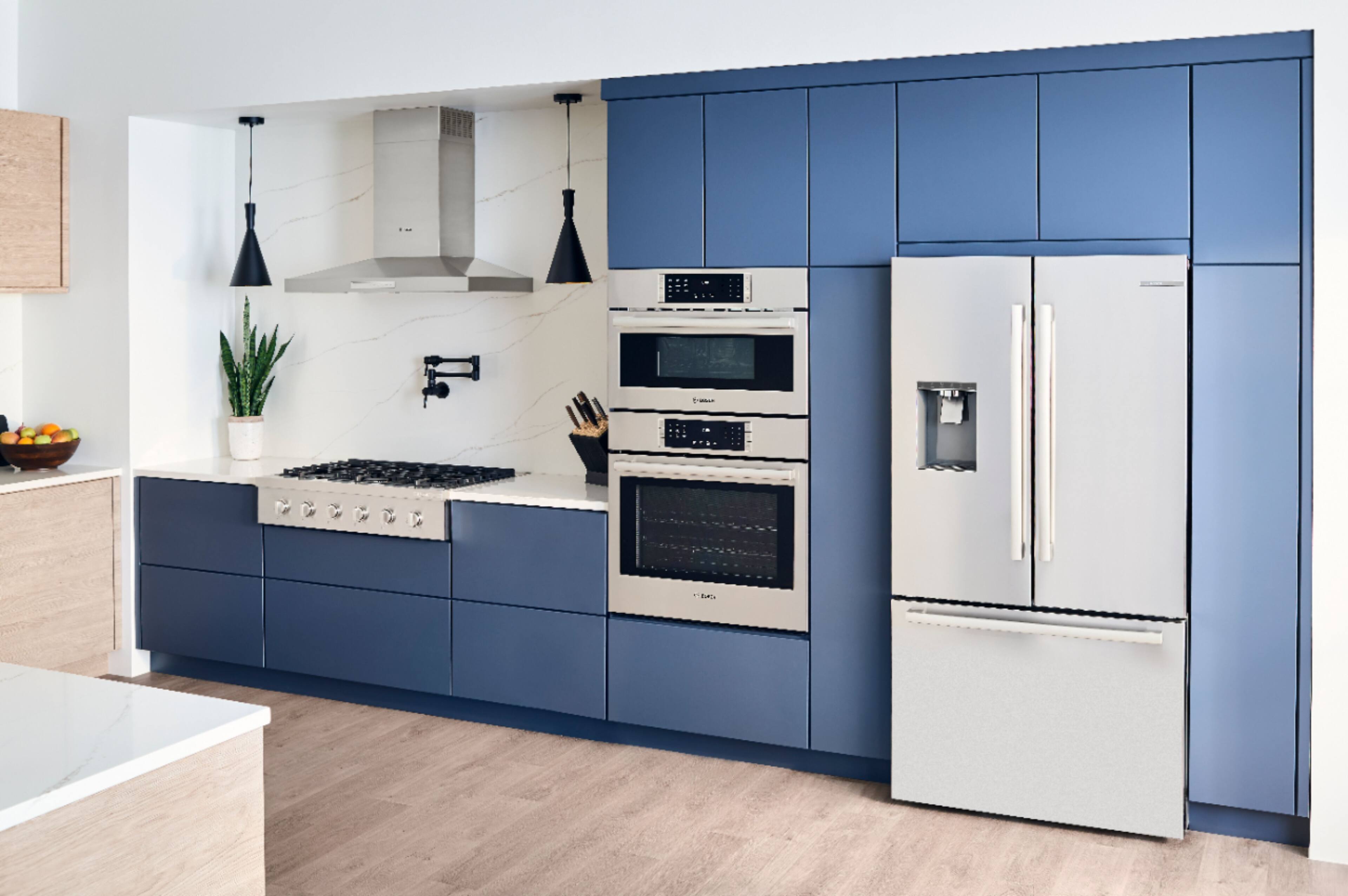 Alt View 22. Bosch - 500 Series 21 Cu. Ft. French Door Counter-Depth Smart Refrigerator with External Water and Ice Maker - Stainless Steel.