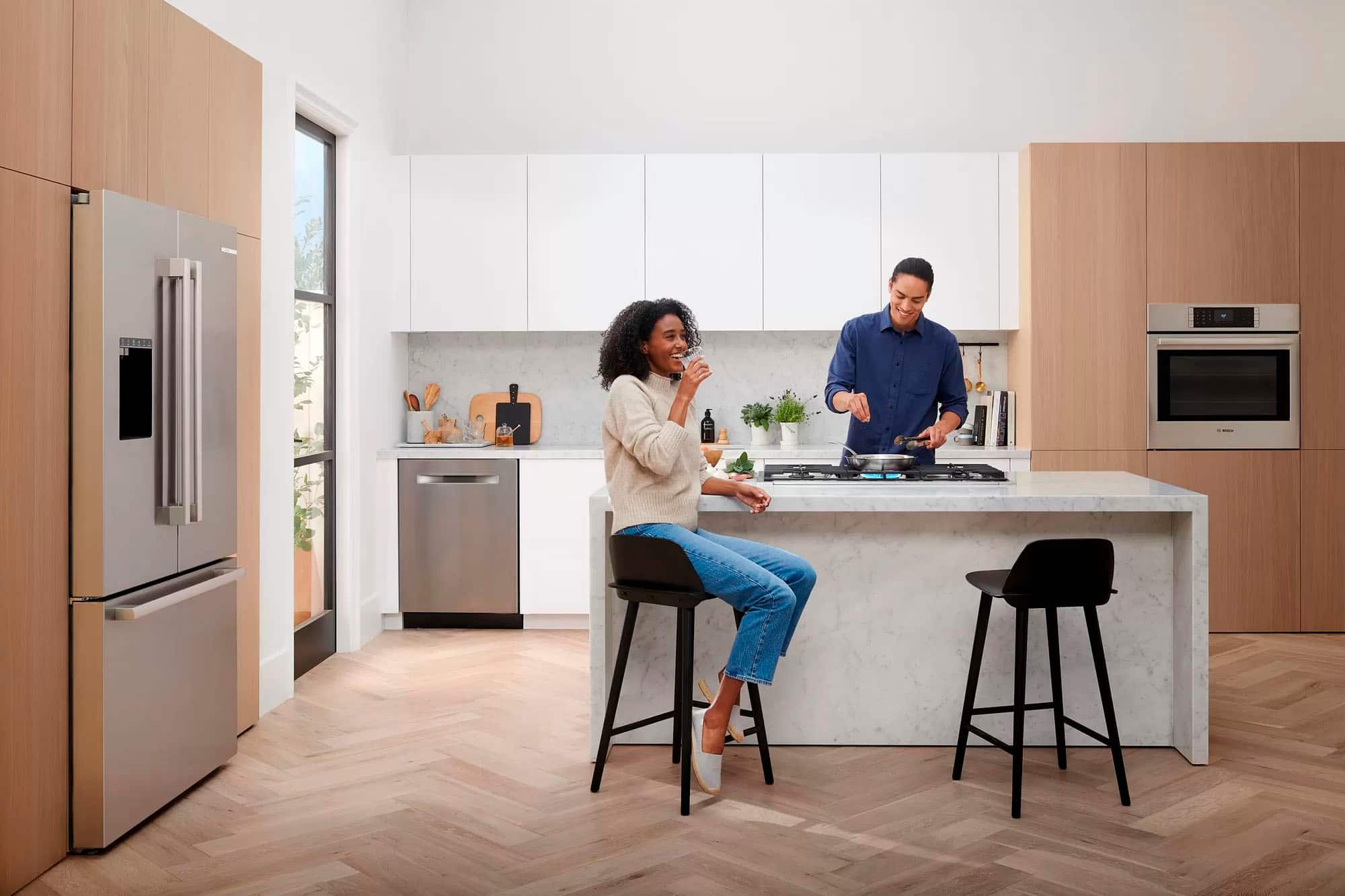 Alt View 32. Bosch - 500 Series 21 Cu. Ft. French Door Counter-Depth Smart Refrigerator with External Water and Ice Maker - Stainless Steel.