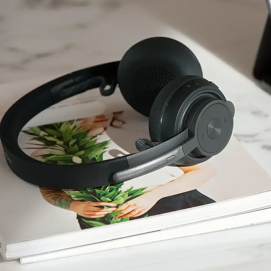 Alt View 17. Logitech - Zone Wireless Bluetooth Noise-Cancelling Headset for Open Office - Graphite.