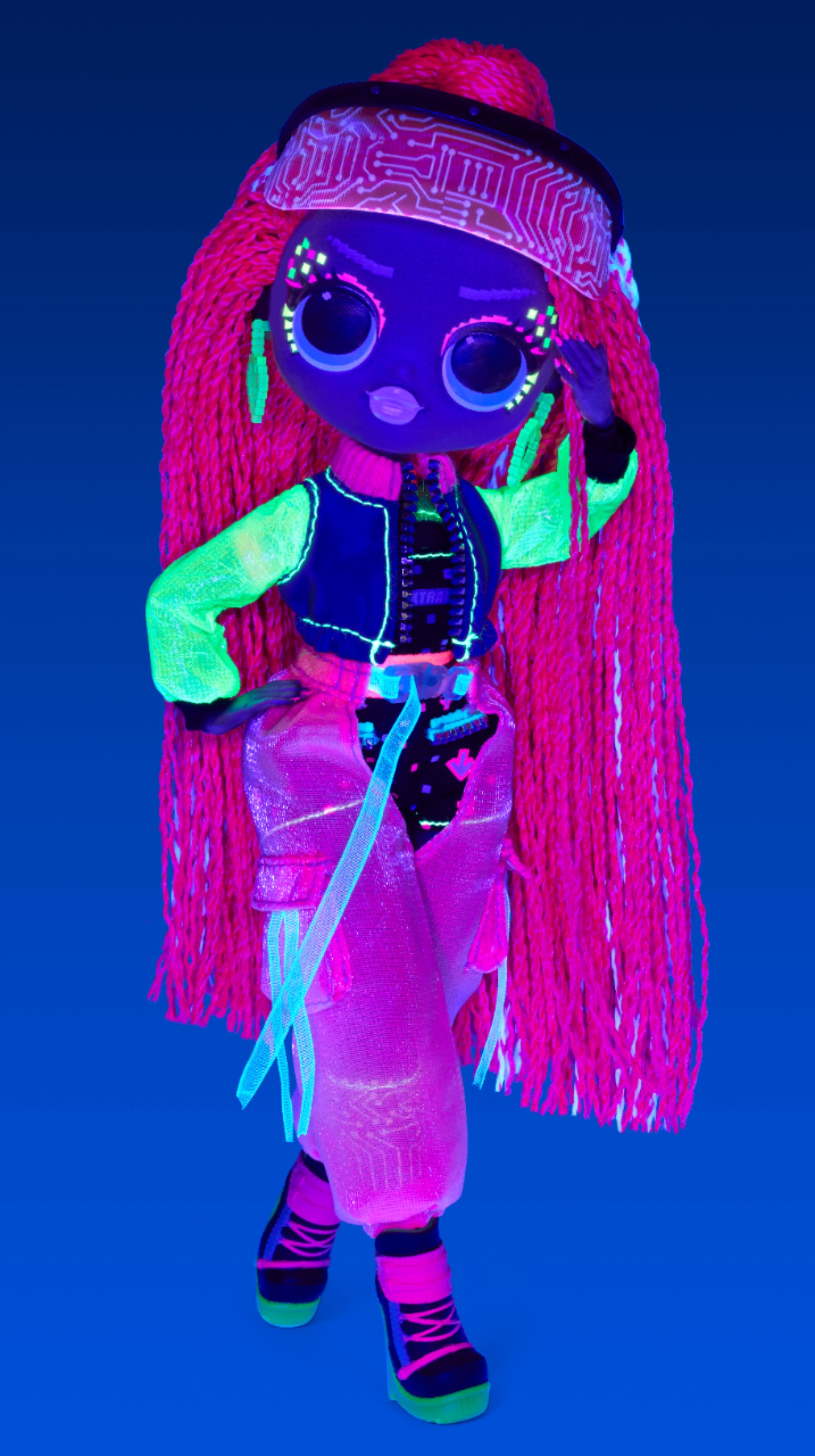 Left. L.O.L. Surprise! - L.O.L. Surprise OMG Dance Doll- Virtuelle.