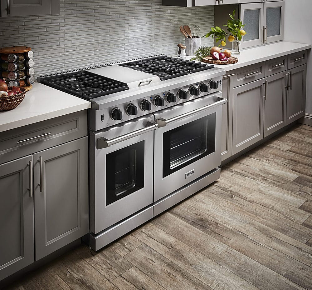 Thor Kitchen - 6.8 cu ft Double Oven Freestanding Liquid Propane Convection Gas Range - Stainless Steel - Angle_Zoom