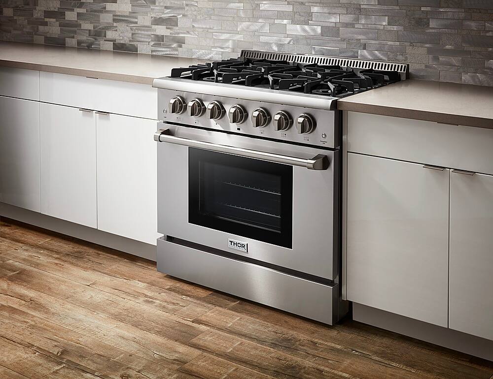 Angle View: Bertazzoni - Master Series 48" Gas Rangetop 6 Burners plus electric griddle - Stainless steel