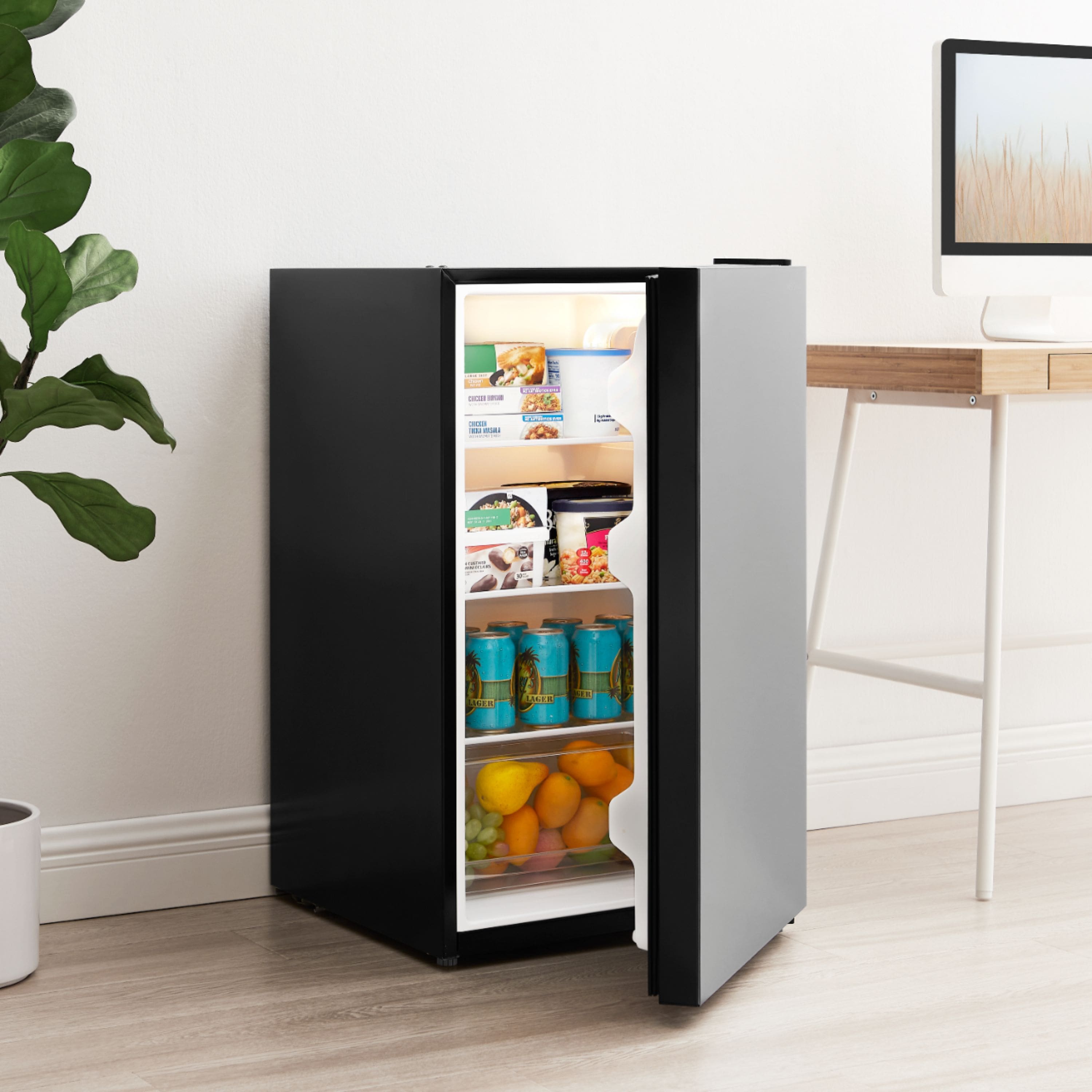 Best Buy Insignia™ 4.4 Cu. Ft. Mini Fridge with Glass Door Graphite