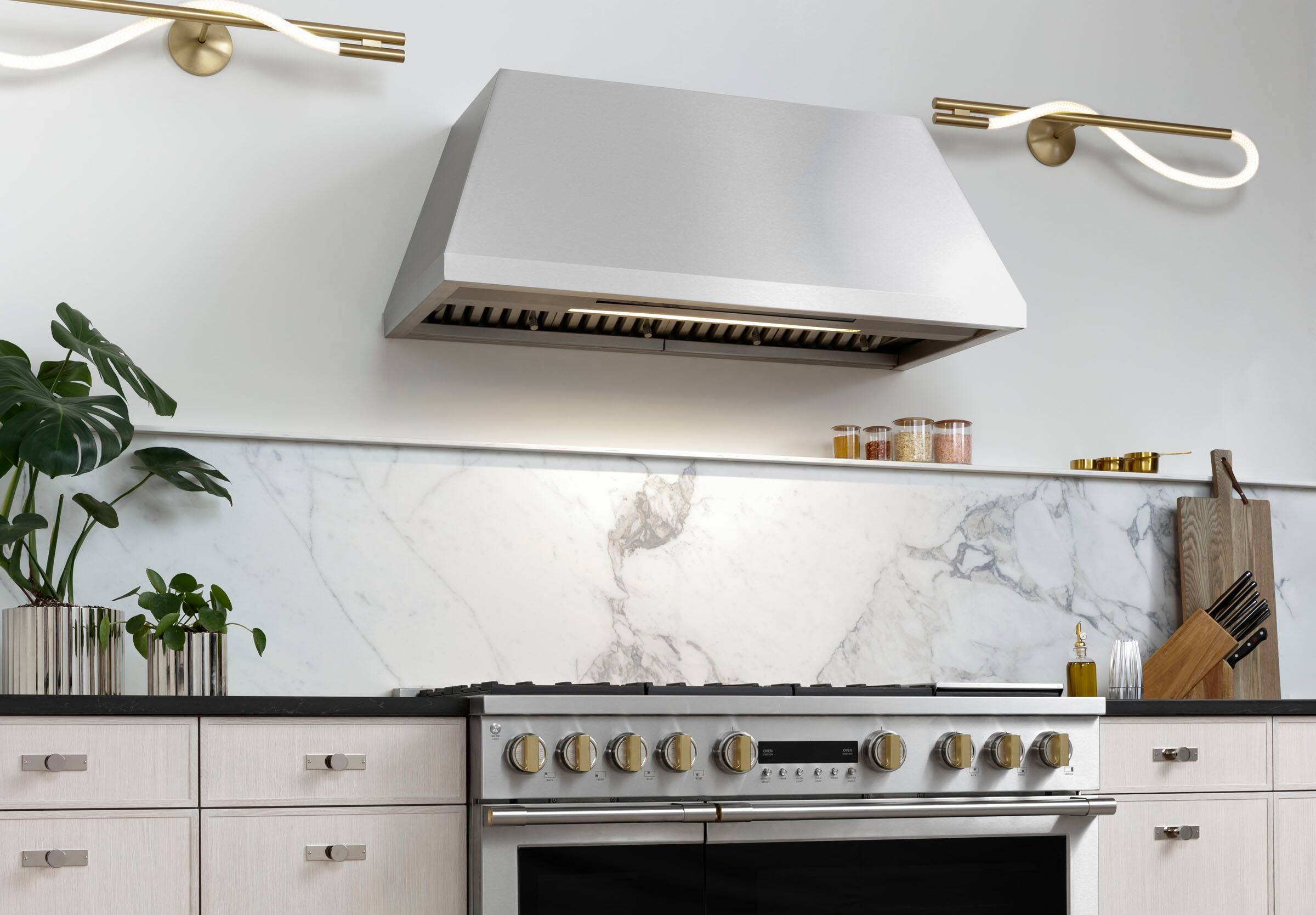 Alt View 24. Monogram - 8.25 Cu. Ft. Freestanding Double Oven Dual Fuel Convection Range with Self-Clean, Built-In Wi-fi, and 6 Burners - Stainless Steel.