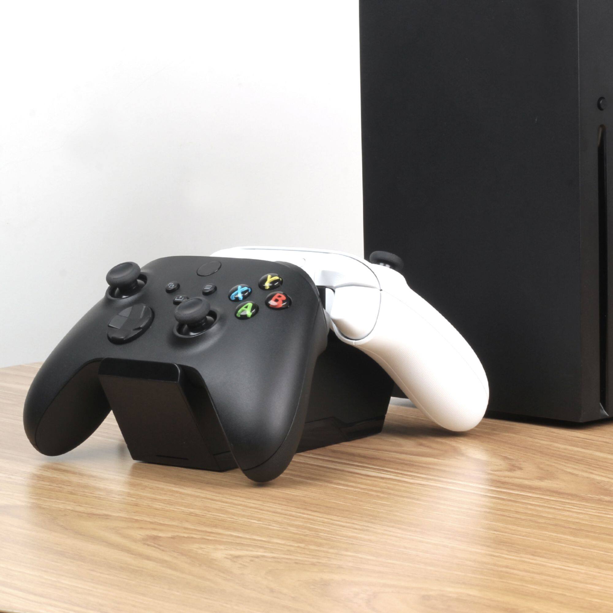 Alt View 16. Insignia™ - Dual Controller Charging System for Xbox Series X|S - Black.