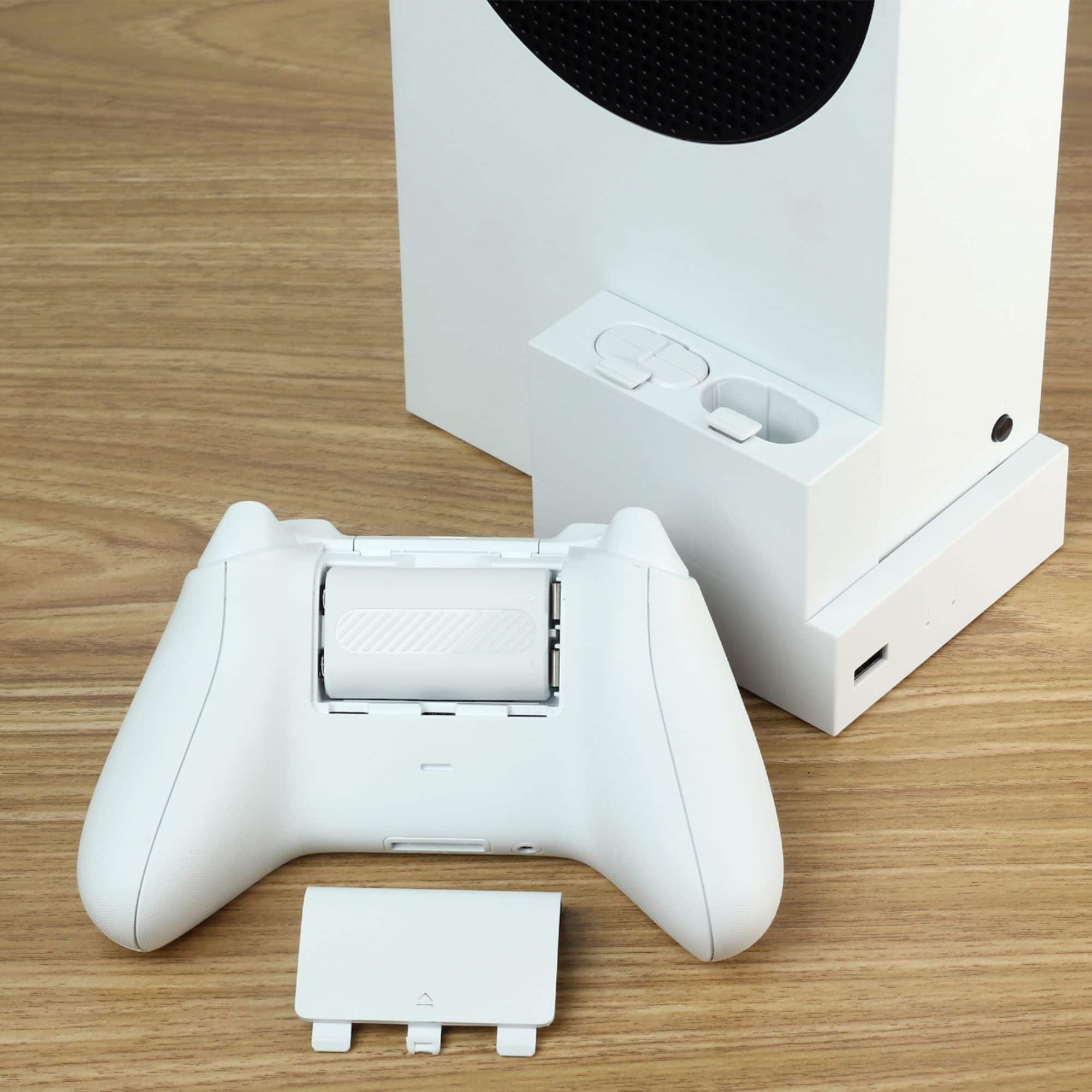 Alt View 16. Insignia™ - Side Dock Dual Battery Charger for Xbox Series S - White.