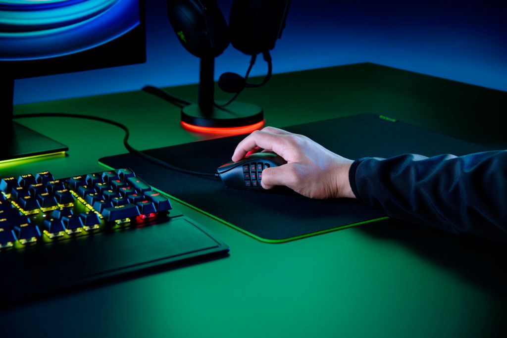 Best Buy: Razer RZ01-03590100-R3U1 with 16 Wired Gaming Programmable Naga Mouse Optical Black X Buttons