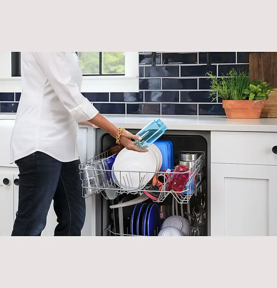 Alt View 21. GE - Front Control Built-In Dishwasher with 55 dBA - White.