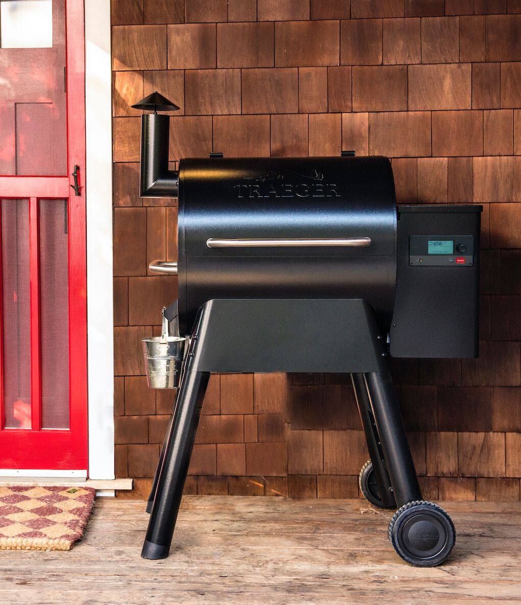 Alt View 12. Traeger Grills - Pro 575 Pellet Grill and Smoker with WiFIRE - Black.