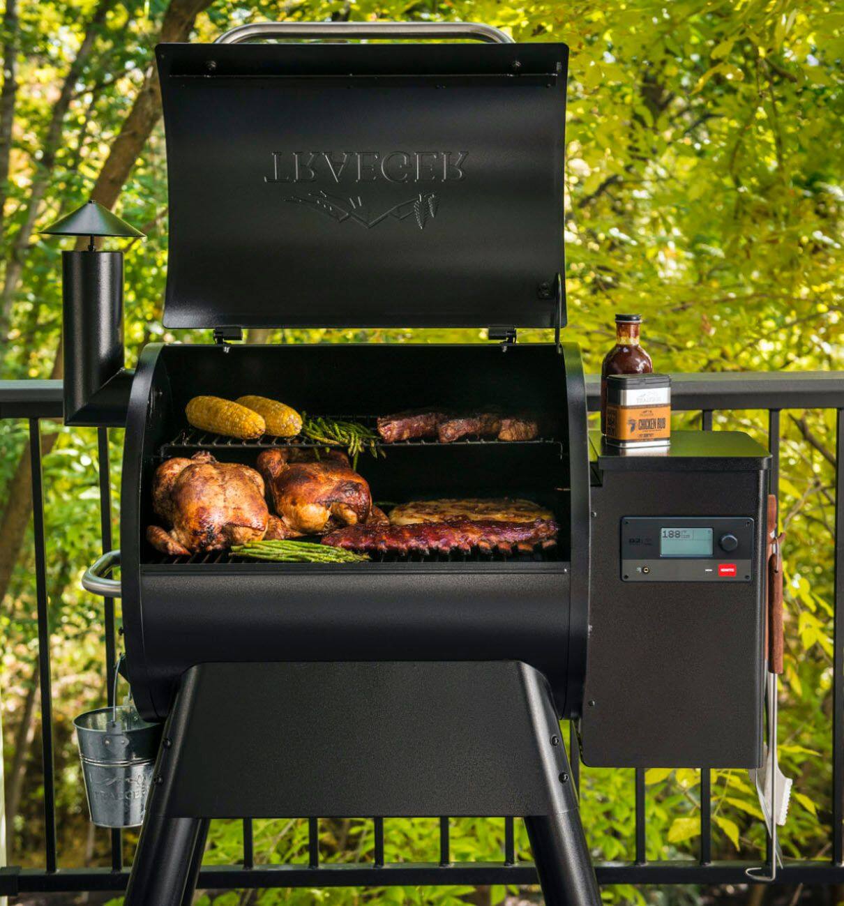 Alt View 13. Traeger Grills - Pro 575 Pellet Grill and Smoker with WiFIRE - Black.