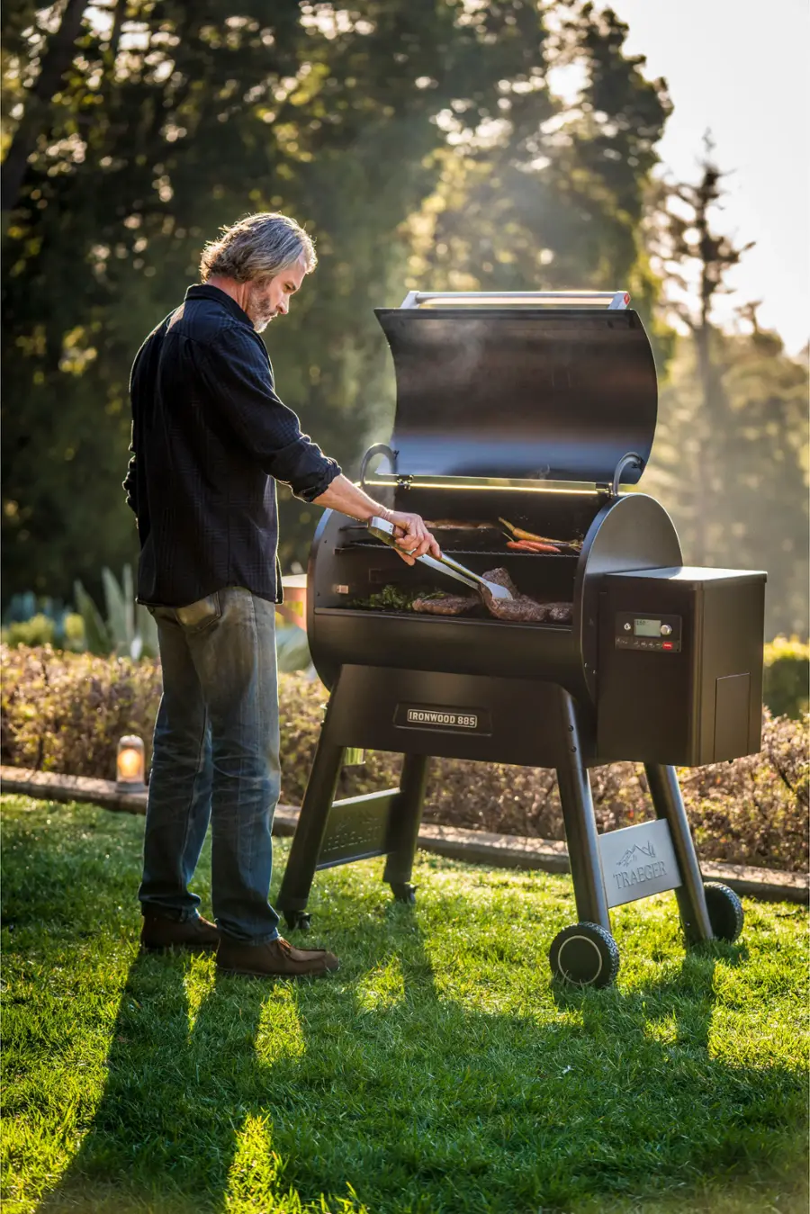 Alt View 16. Traeger Grills - Ironwood 885 Pellet Grill and Smoker with WiFIRE - Black.