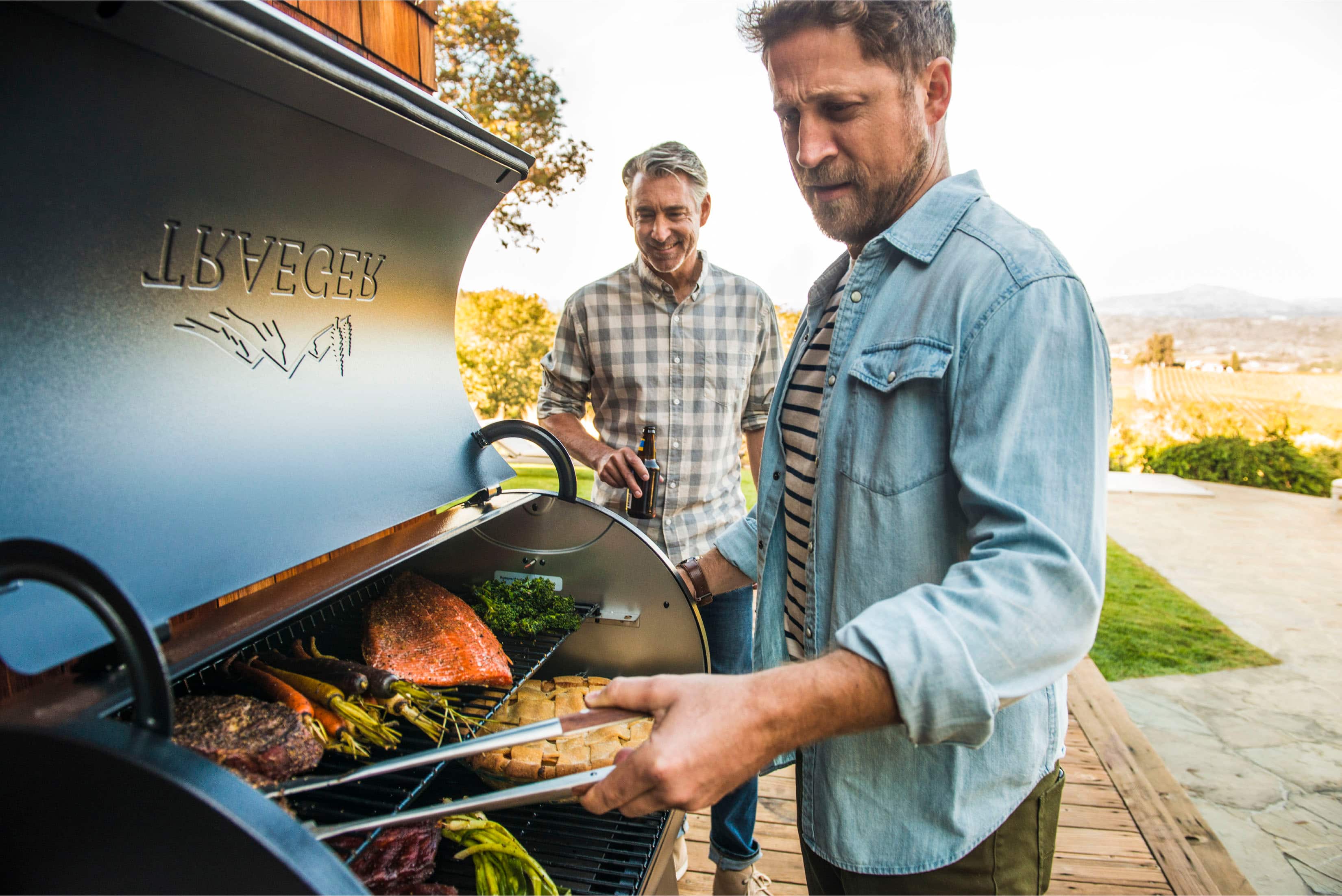 Alt View 19. Traeger Grills - Ironwood 885 Pellet Grill and Smoker with WiFIRE - Black.