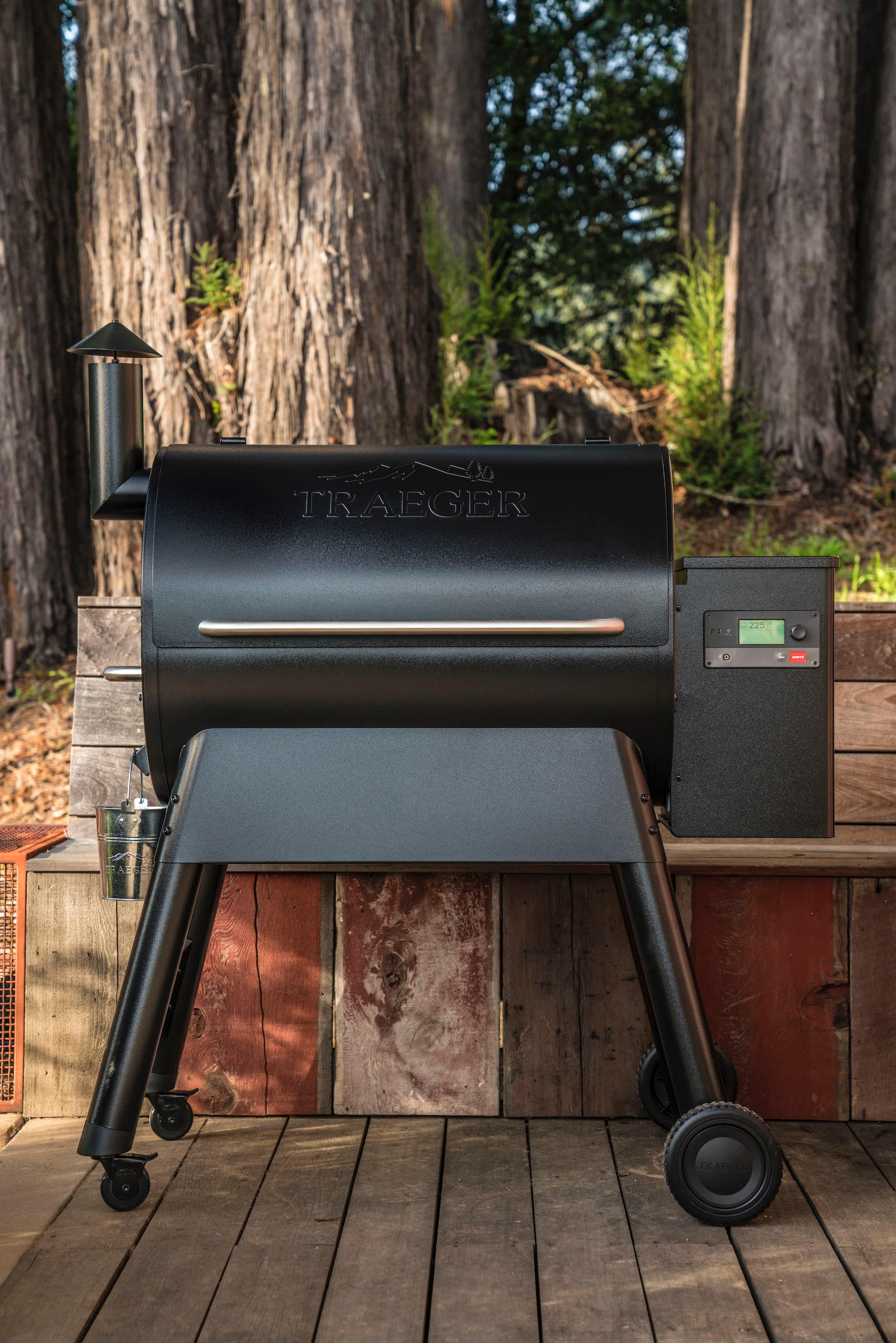Alt View 12. Traeger Grills - Pro 780 Pellet Grill and Smoker with WiFIRE - Black.