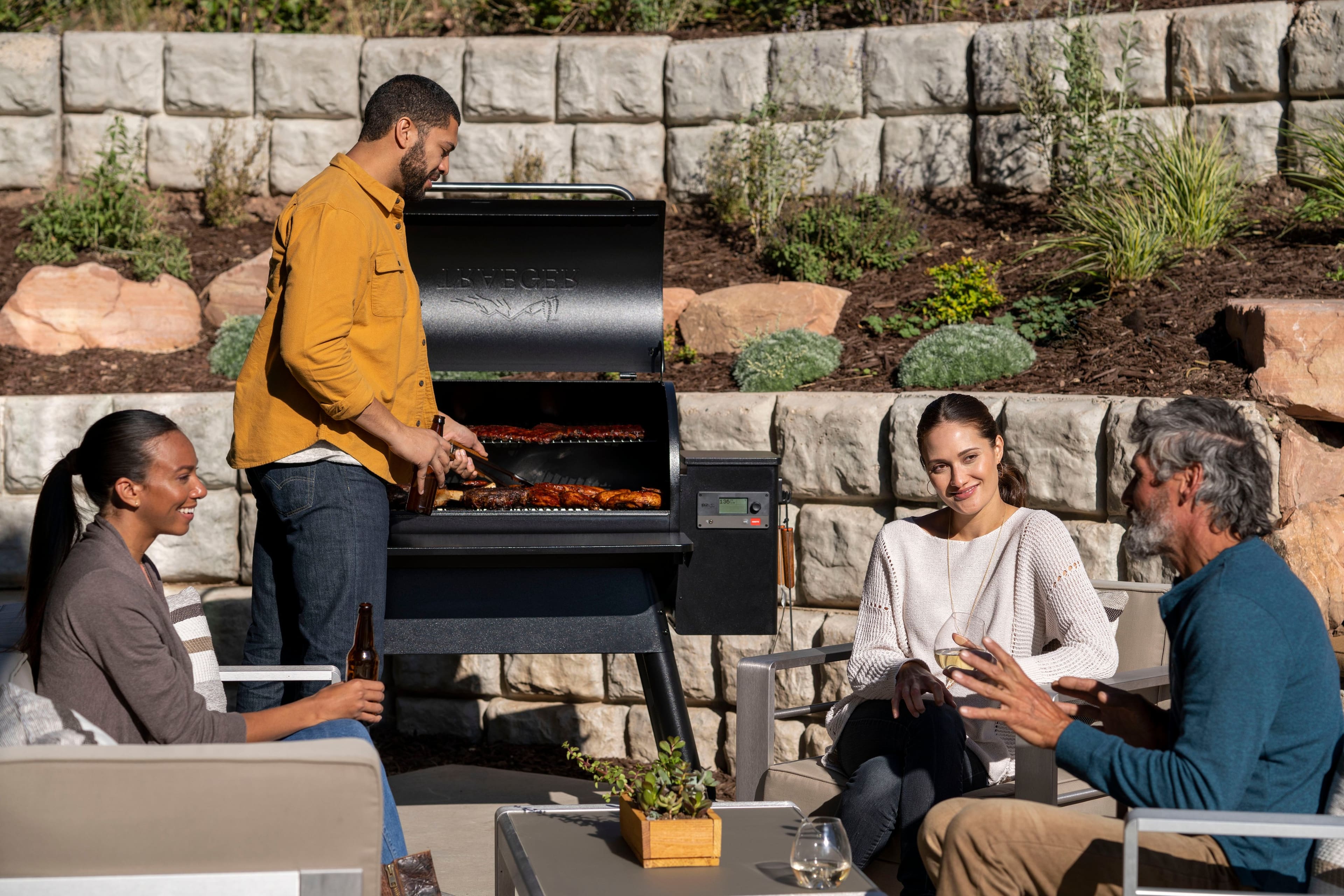 Alt View 17. Traeger Grills - Pro 780 Pellet Grill and Smoker with WiFIRE - Black.