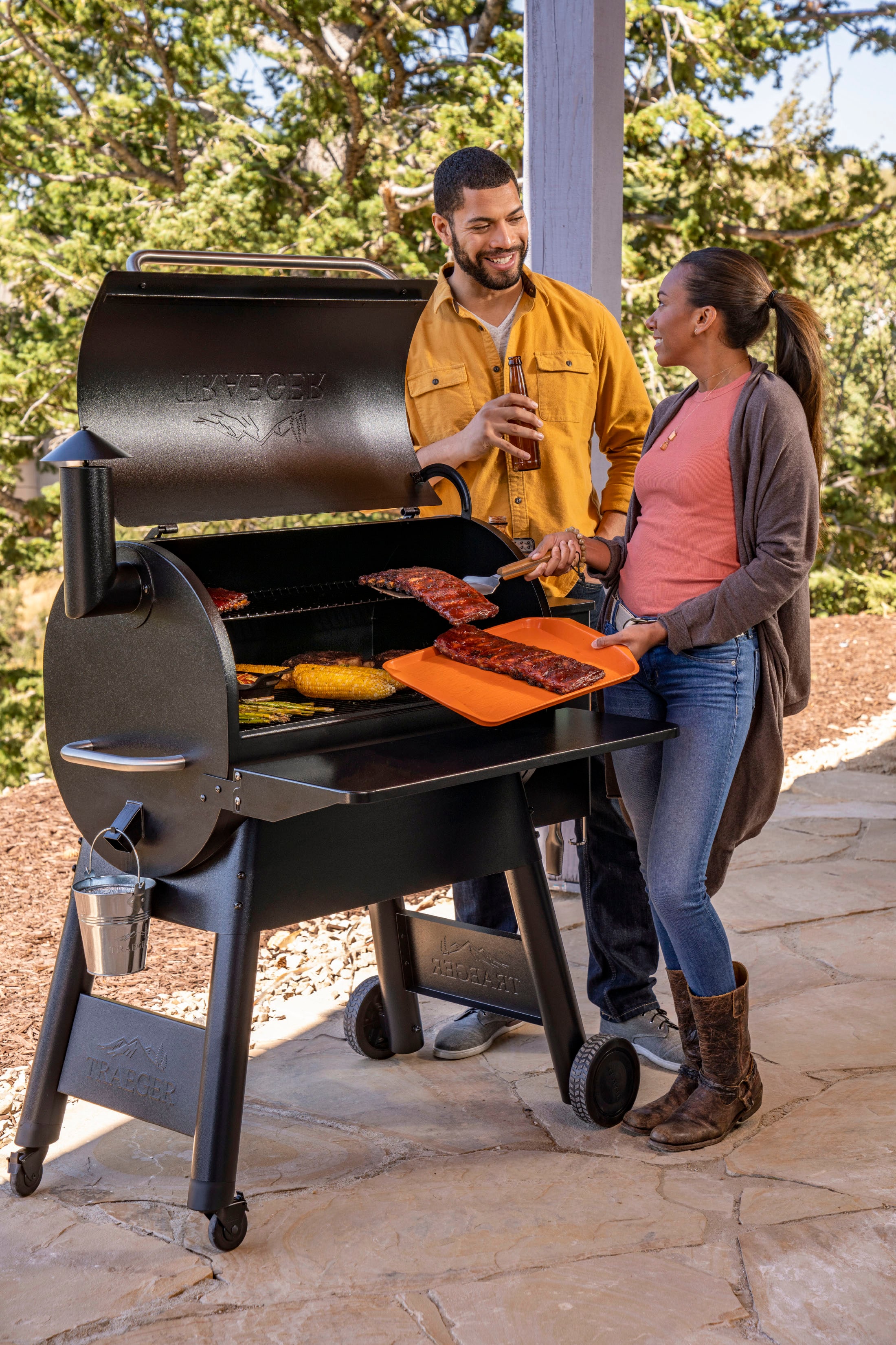 Alt View 18. Traeger Grills - Pro 780 Pellet Grill and Smoker with WiFIRE - Black.