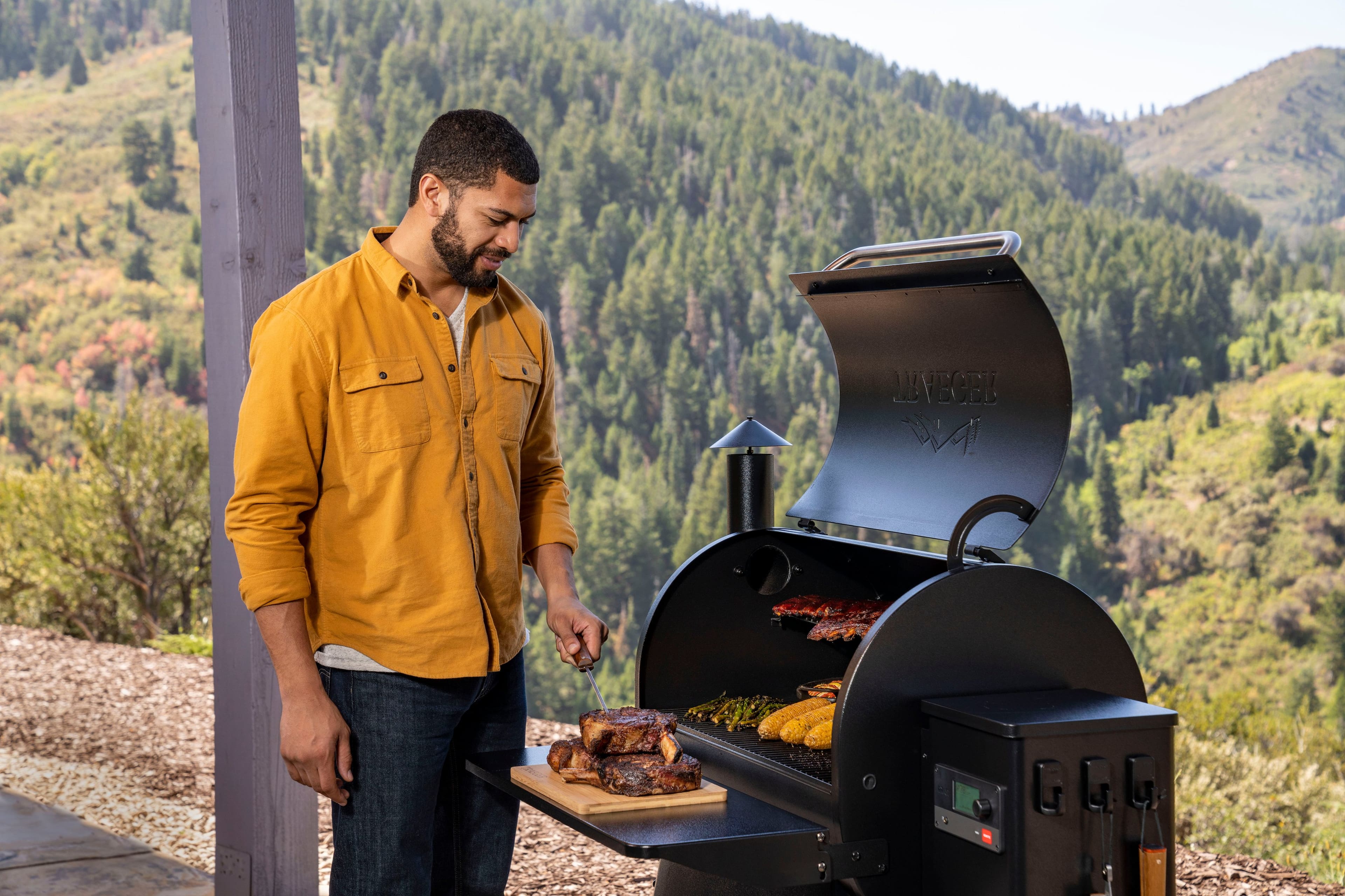 Alt View 20. Traeger Grills - Pro 780 Pellet Grill and Smoker with WiFIRE - Black.
