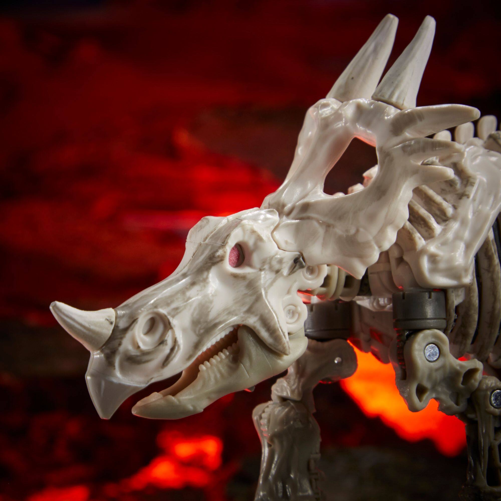 Alt View 16. Transformers - Generations War for Cybertron: Kingdom Deluxe WFC-K15 Ractonite.