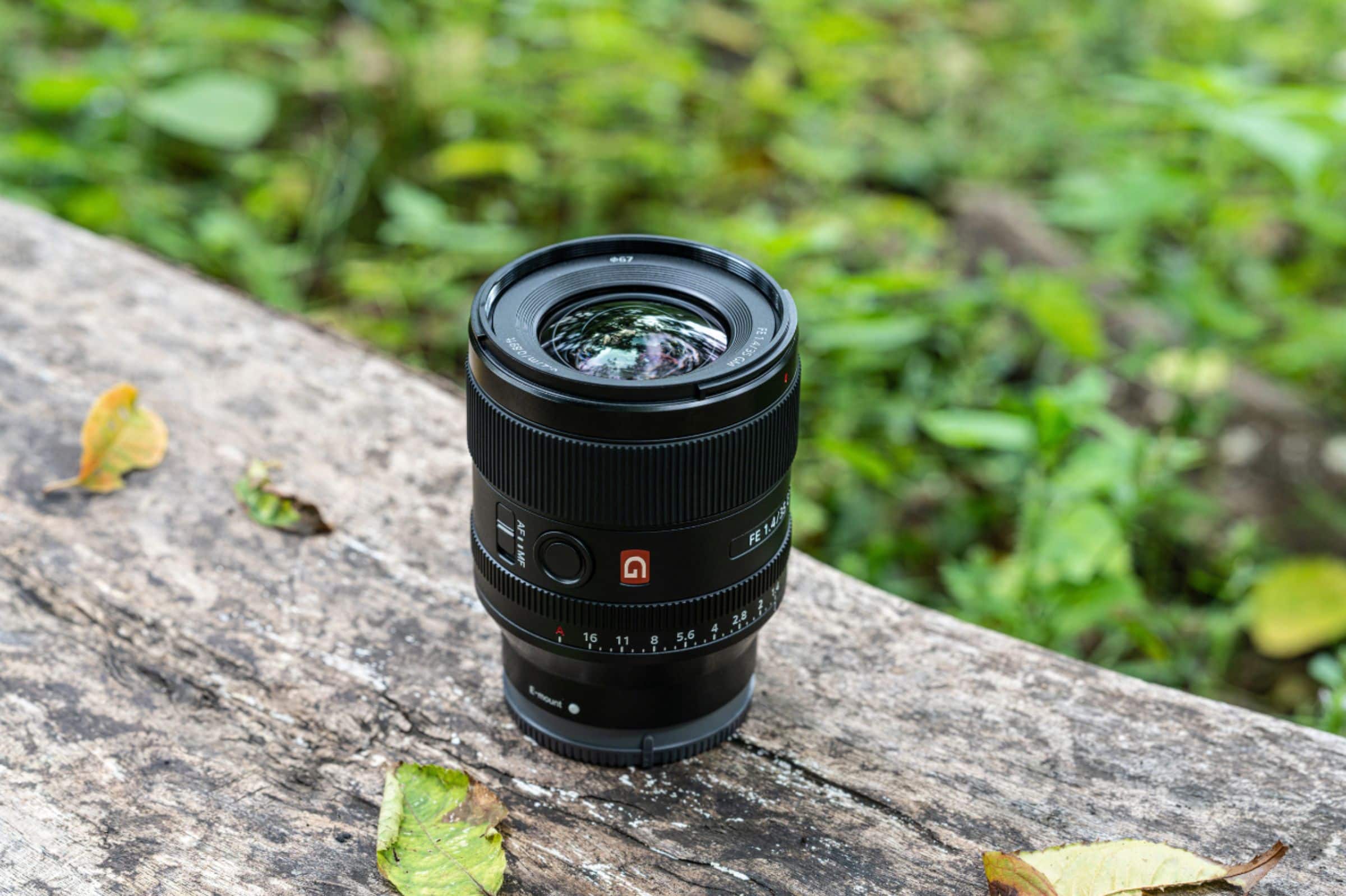 Alt View 16. Sony - Alpha FE 35mm F1.4 GM Full Frame Large Aperture Wide Angle G Master E mount Lens - Black.