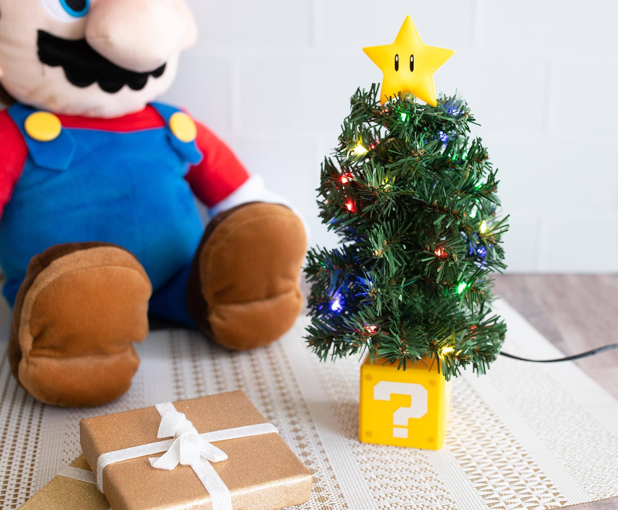 Alt View 10. Halo - Super Mario Bros. Super Star LED USB-Powered Light-Up Desktop Holiday Tree - Yellow.
