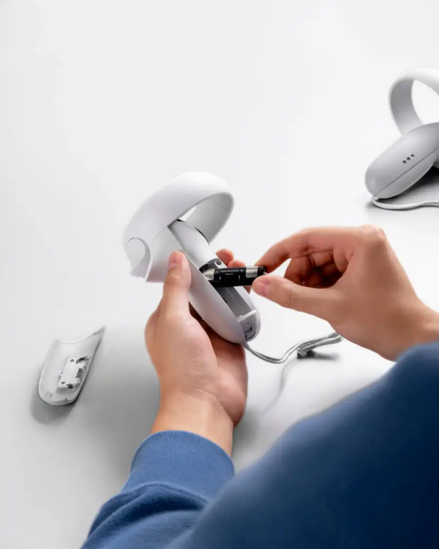 Alt View 15. Anker - Charging Dock with Rechargeable Batteries for Meta Quest 2 VR Headset and Controllers - White.