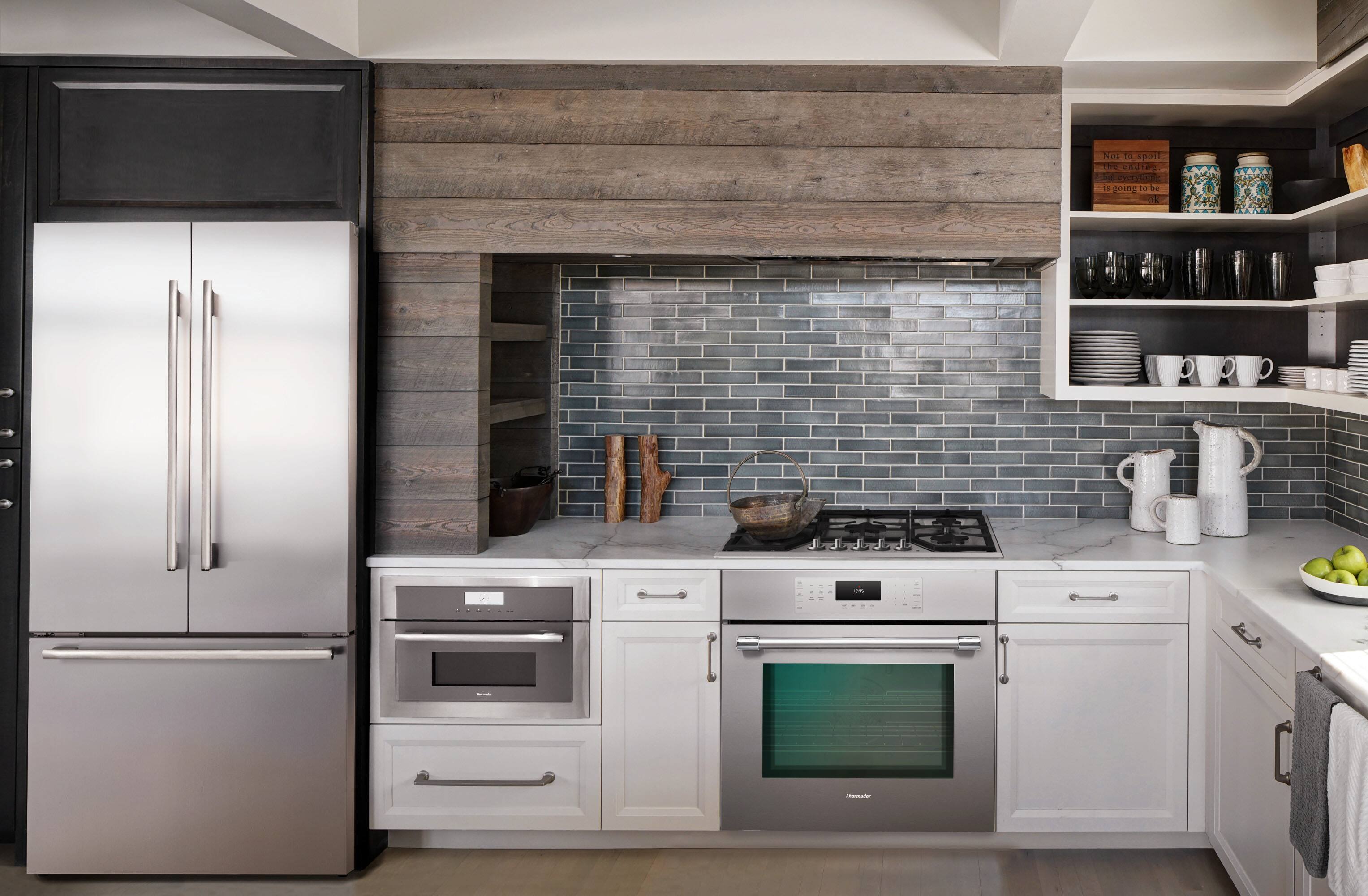 Alt View 17. Thermador - Masterpiece 30" Built-In Single Electric Convection Wall Oven with Professional Handle, HomeConnect - Stainless Steel.