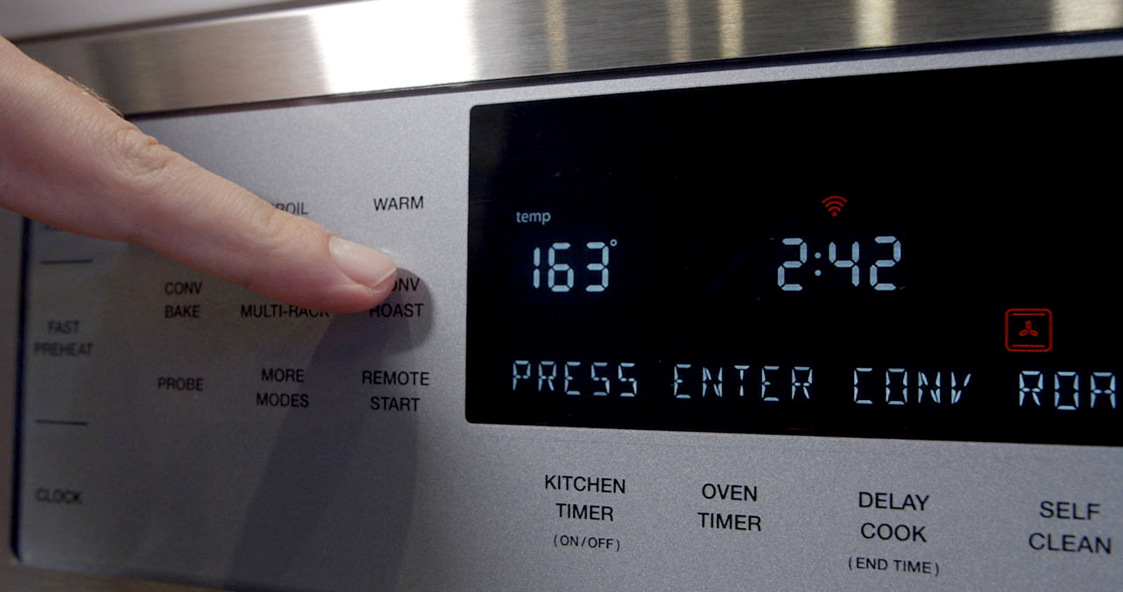 Alt View 16. Thermador - Masterpiece Series 30" Built-In Double Electric Convection Wall Oven with Professional Handle and Wifi - Silver.