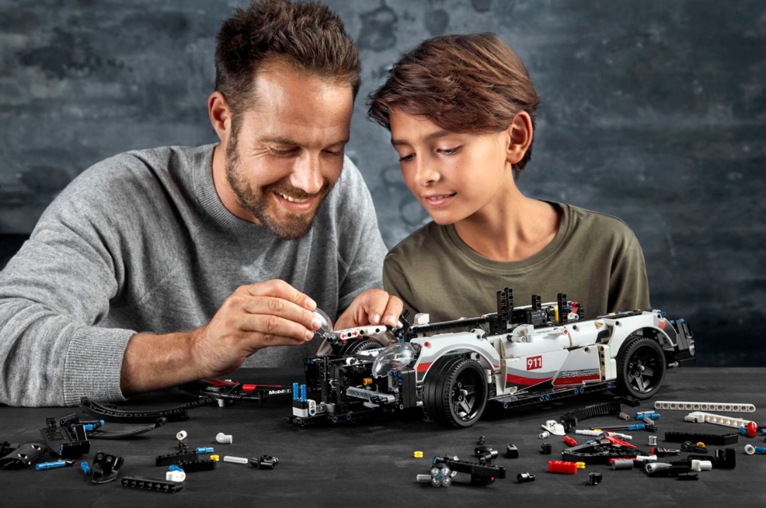 Best Buy: LEGO Technic Porsche 911 RSR 42096 6251551