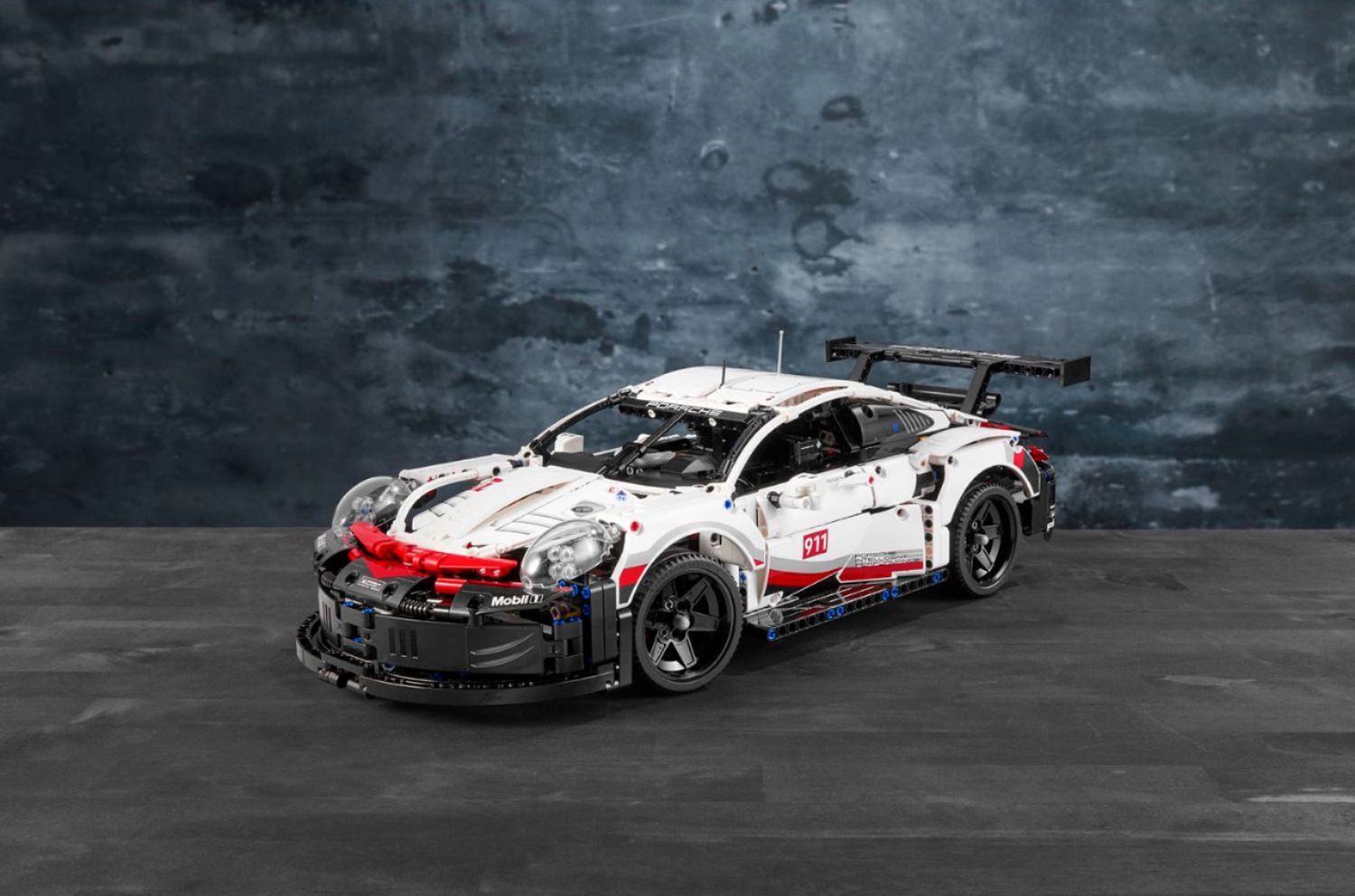 Best Buy: LEGO Technic Porsche 911 RSR 42096 6251551