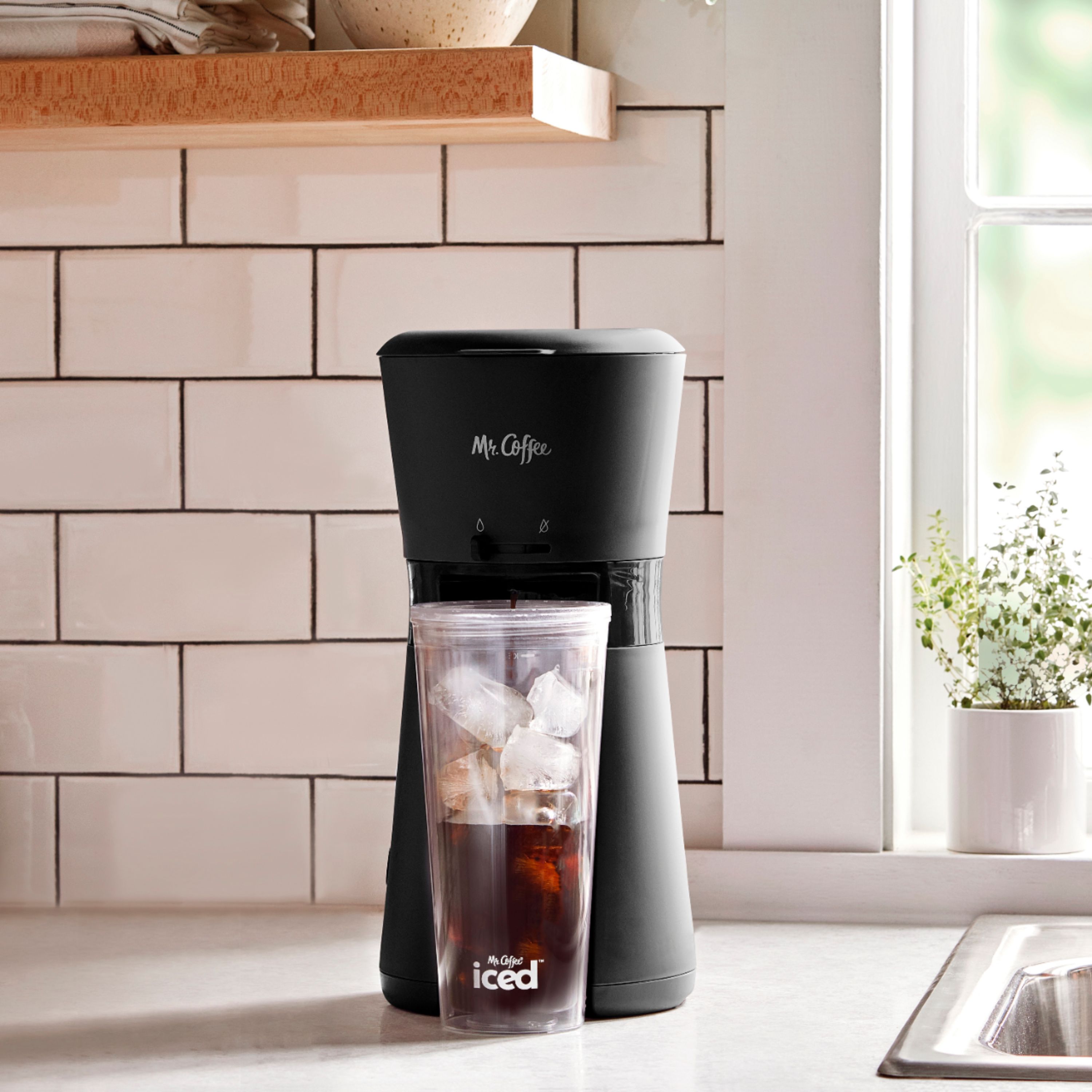 Black Details about   Mr Coffee Iced Coffee Maker with Reusable Tumbler and Coffee Filter 