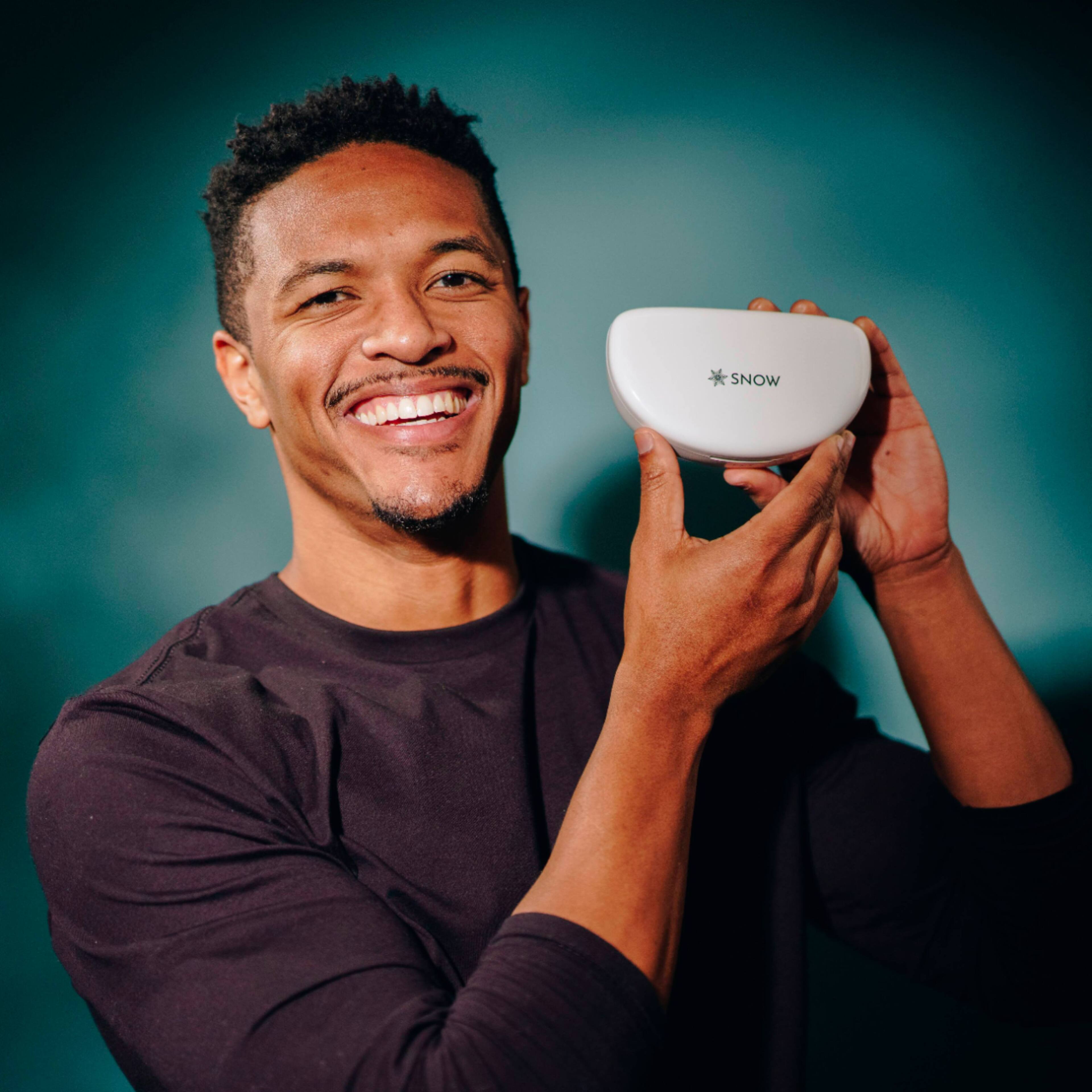 Alt View 16. Snow - Wireless Teeth Whitening Kit - White.