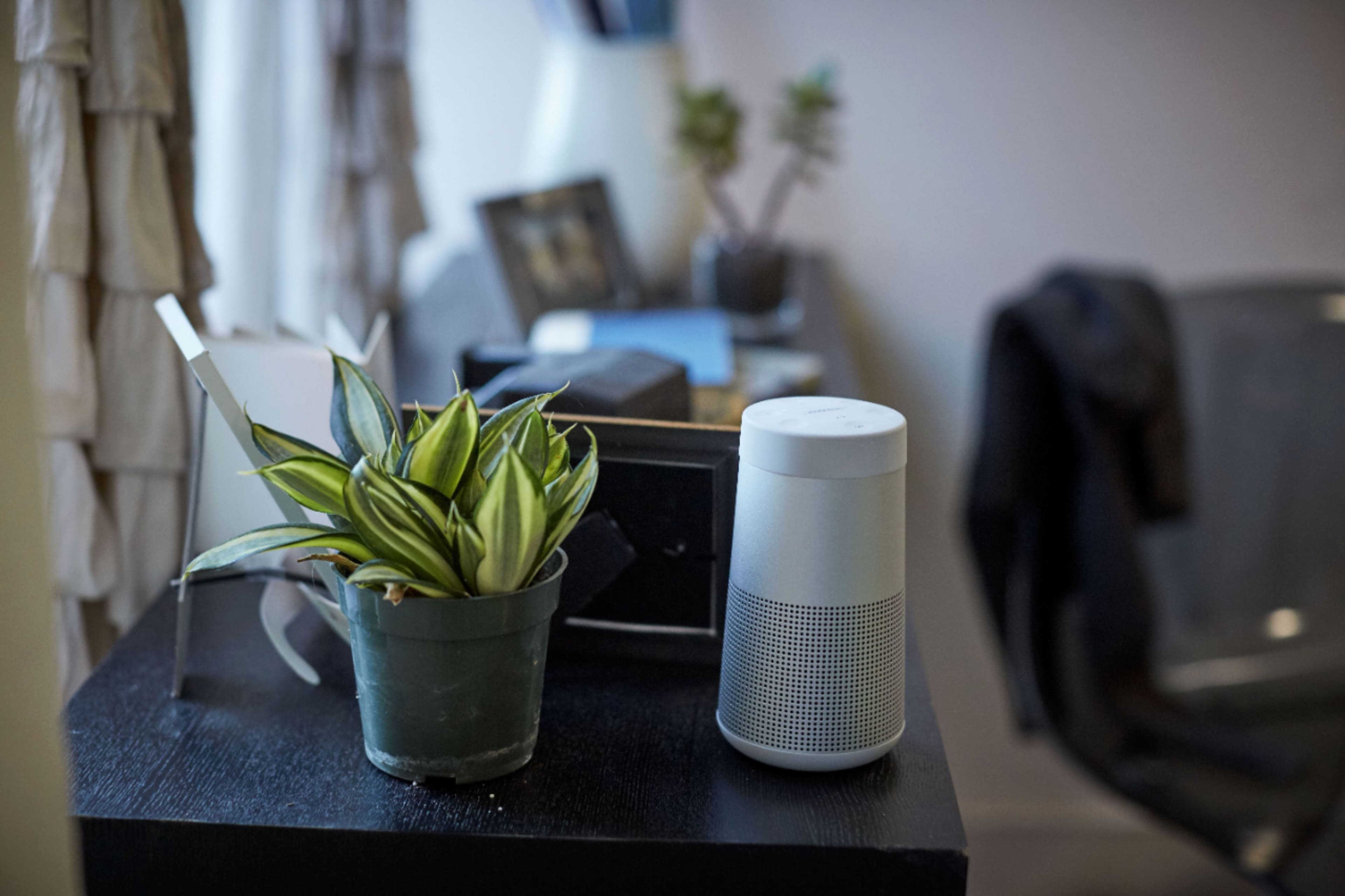 Alt View 1. Bose - SoundLink Revolve II Portable Bluetooth Speaker - Luxe Silver.