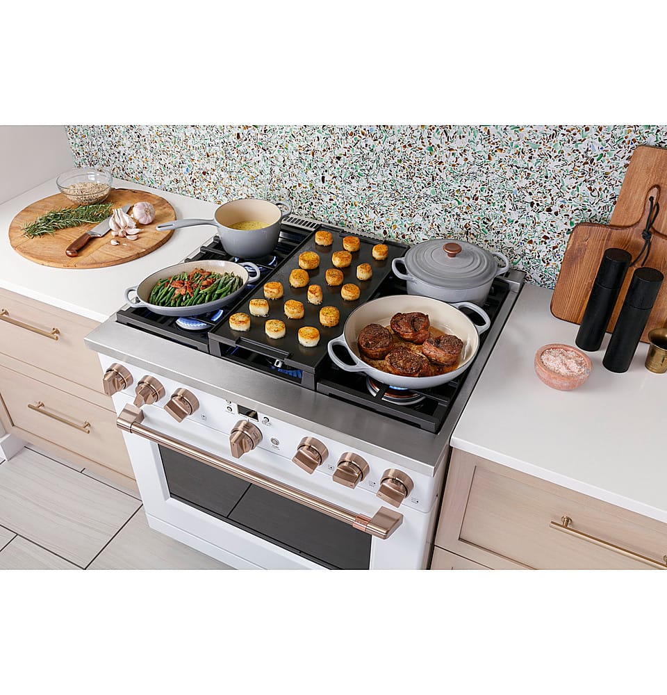 Alt View 23. Café - 5.75 Cu. Ft. Freestanding Dual Fuel True Convection Range with 6 Burners, Customizable - Matte White.