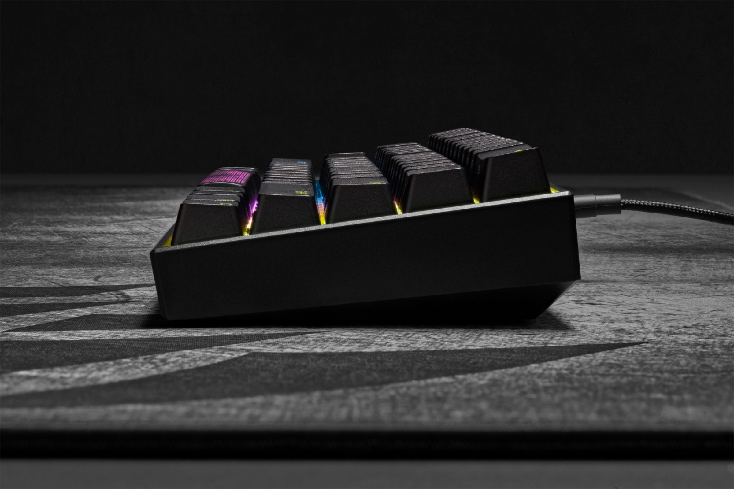 Corsair lance le K65 RGB Mini, son premier clavier 60% 
