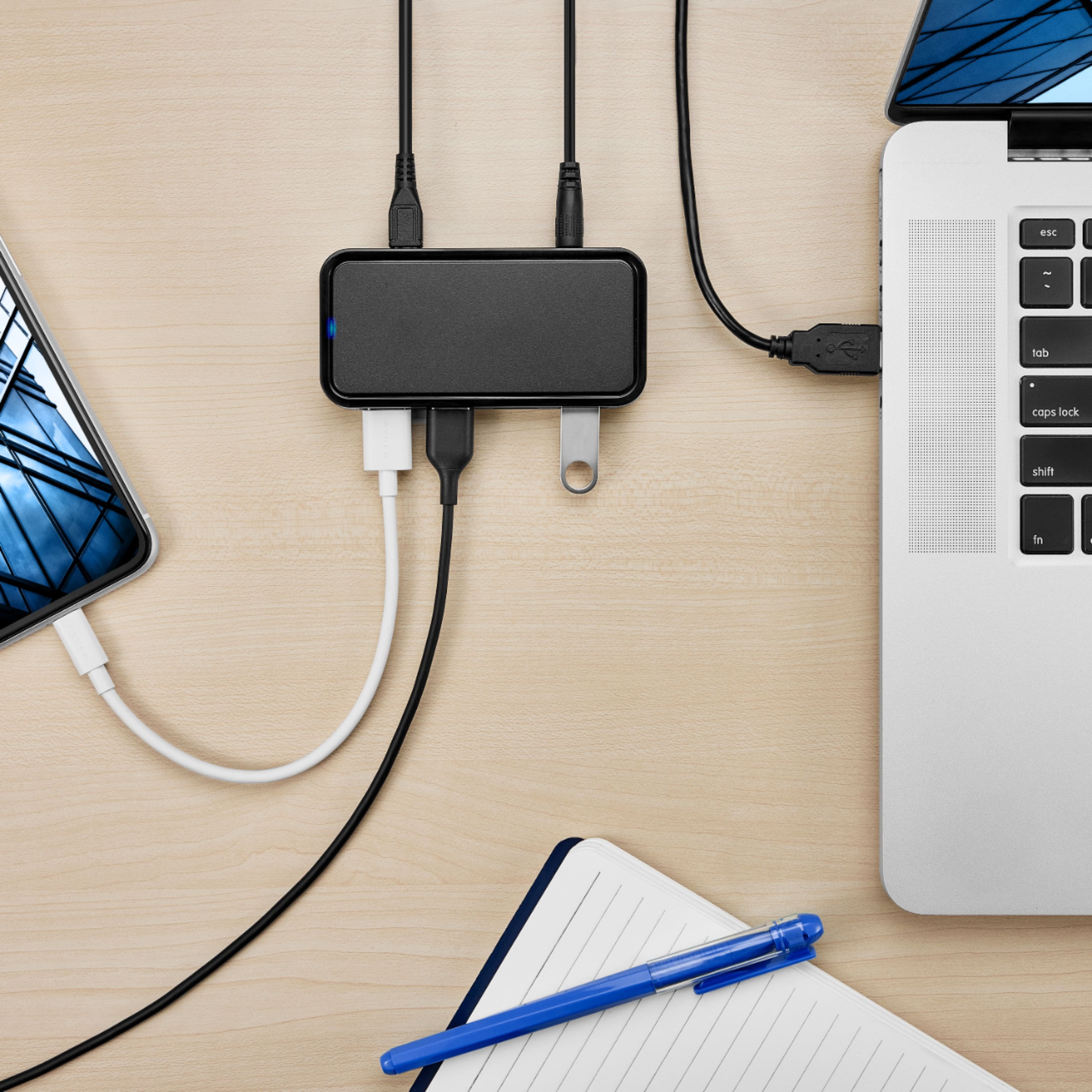 Alt View 17. Best Buy essentials™ - 4-Port USB 2.0 Hub - Black.